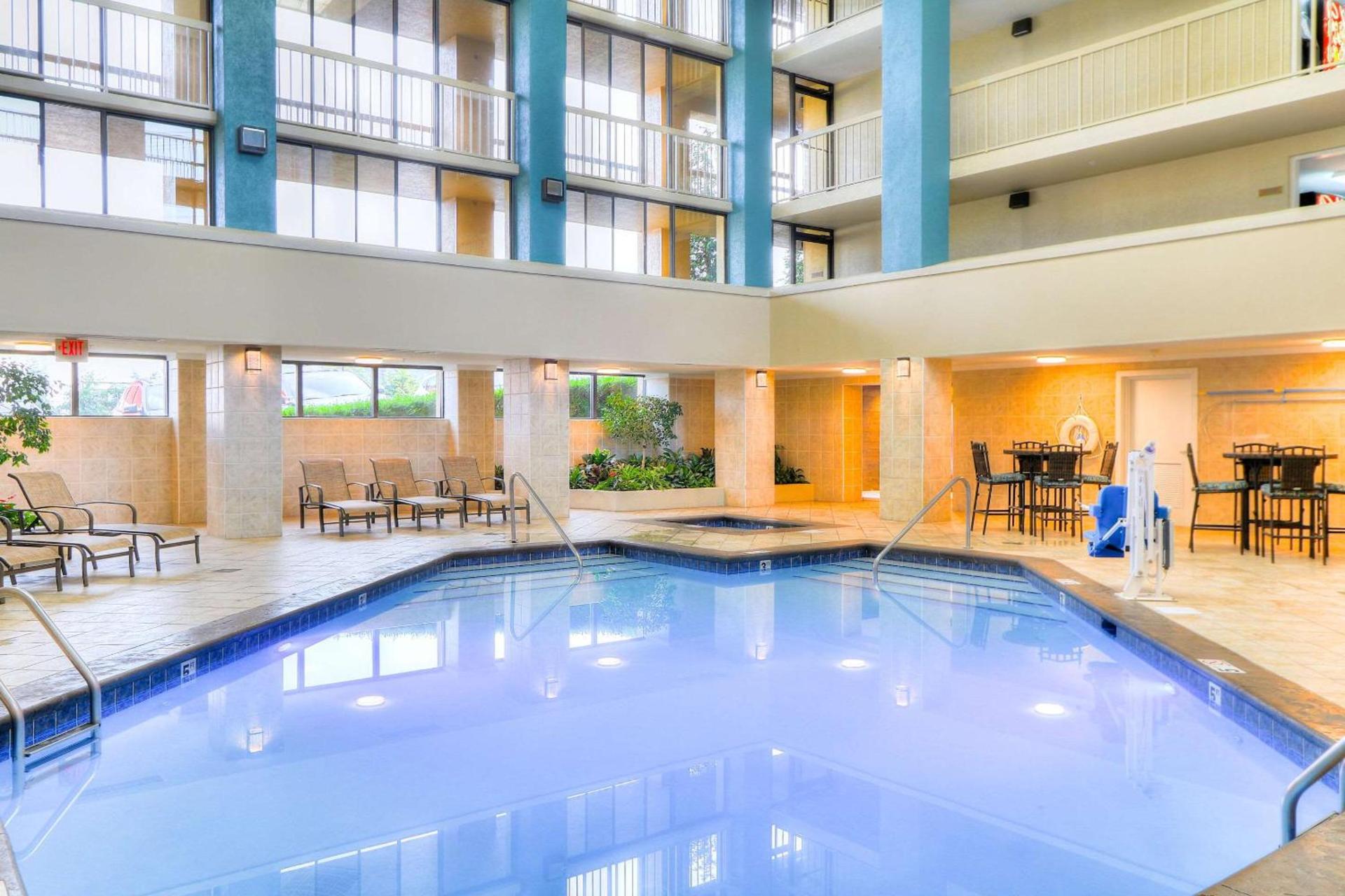 Quality Inn Near the Island Pigeon Forge photo 3