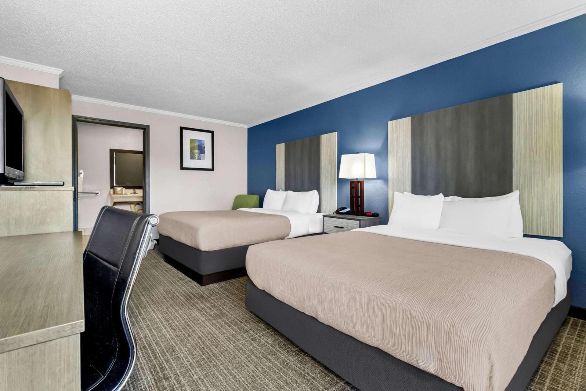Quality Inn & Suites Florence Civic Center photo 11