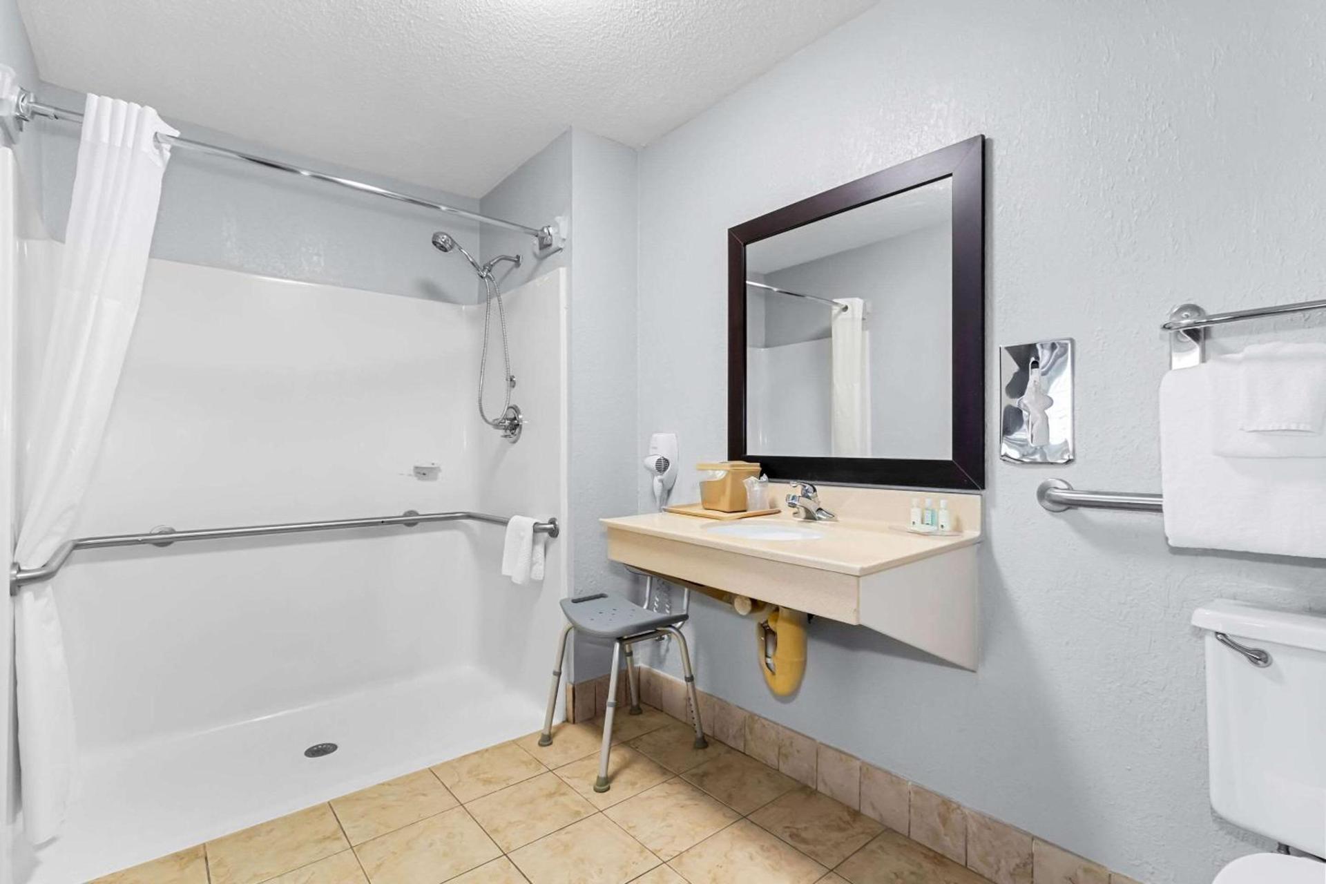 Quality Inn & Suites Florence Civic Center photo 25