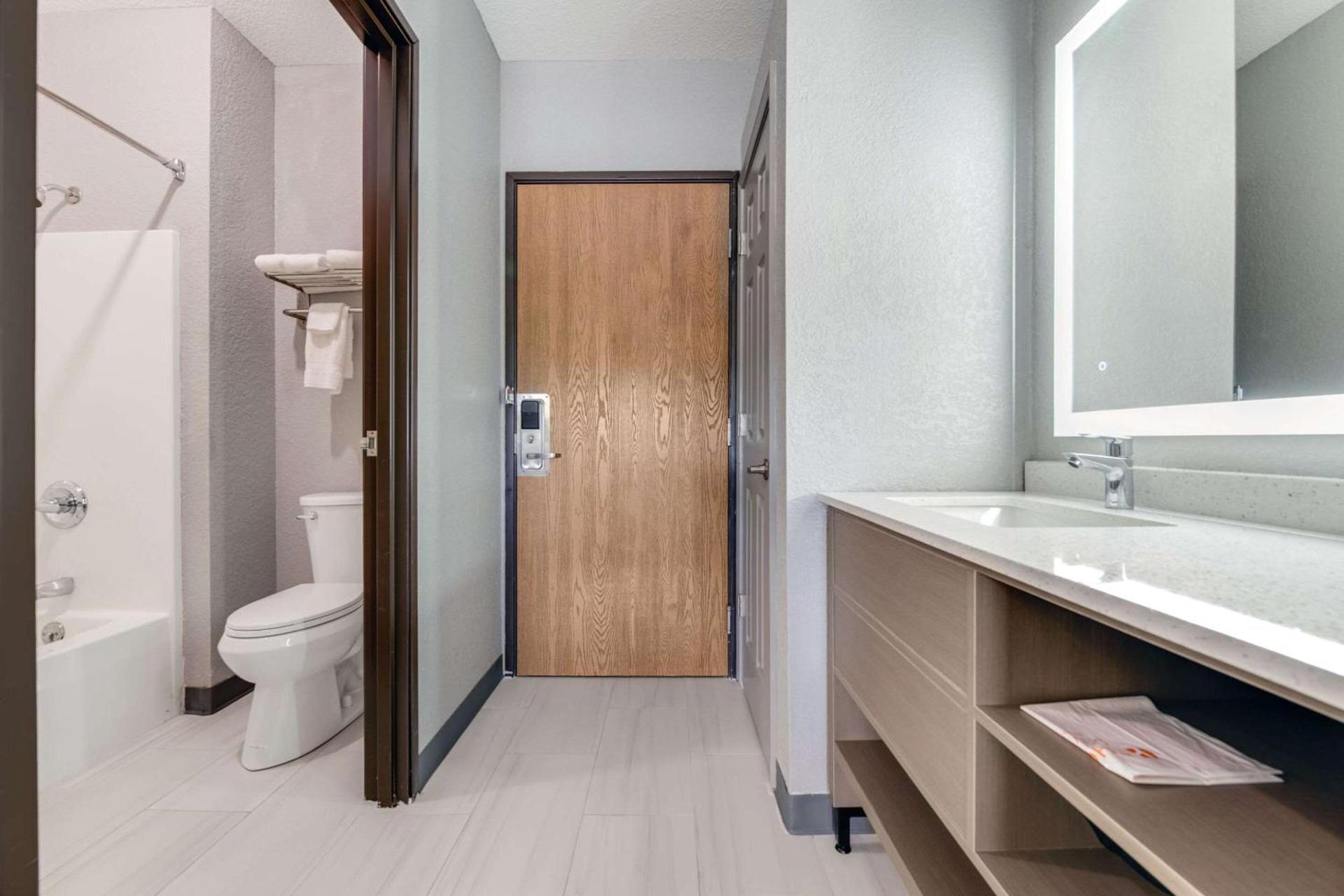 Comfort Inn & Suites Weston - Wausau photo 12