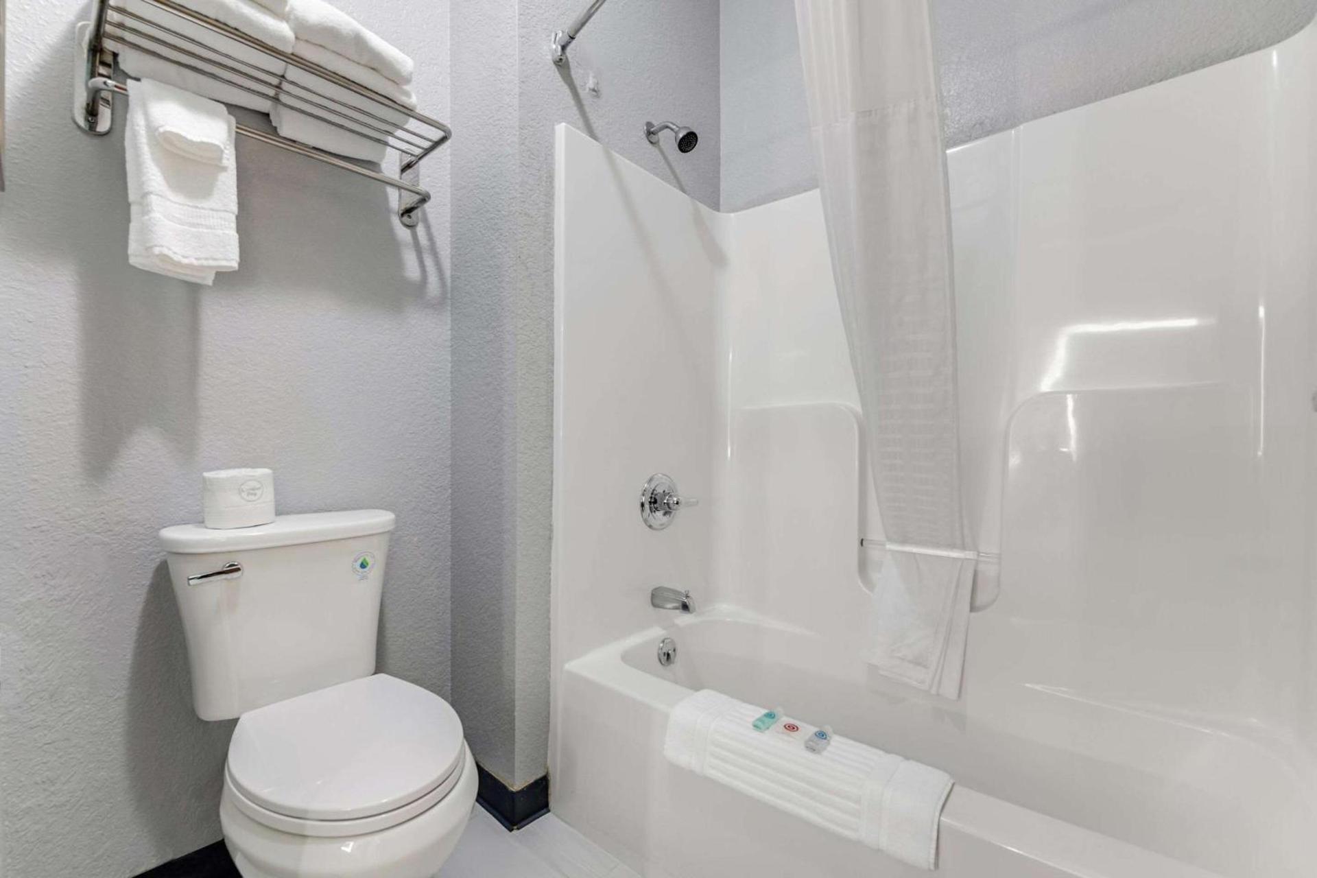 Comfort Inn & Suites Weston - Wausau photo 16