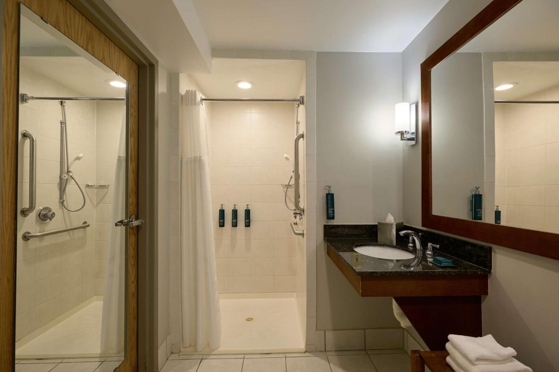 DoubleTree by Hilton Minneapolis Airport, MN photo 20