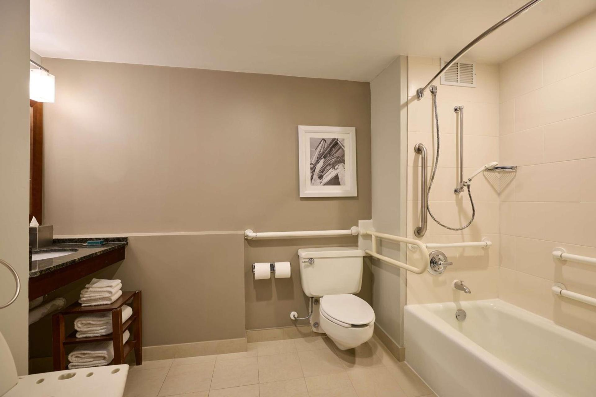 DoubleTree by Hilton Minneapolis Airport, MN photo 19