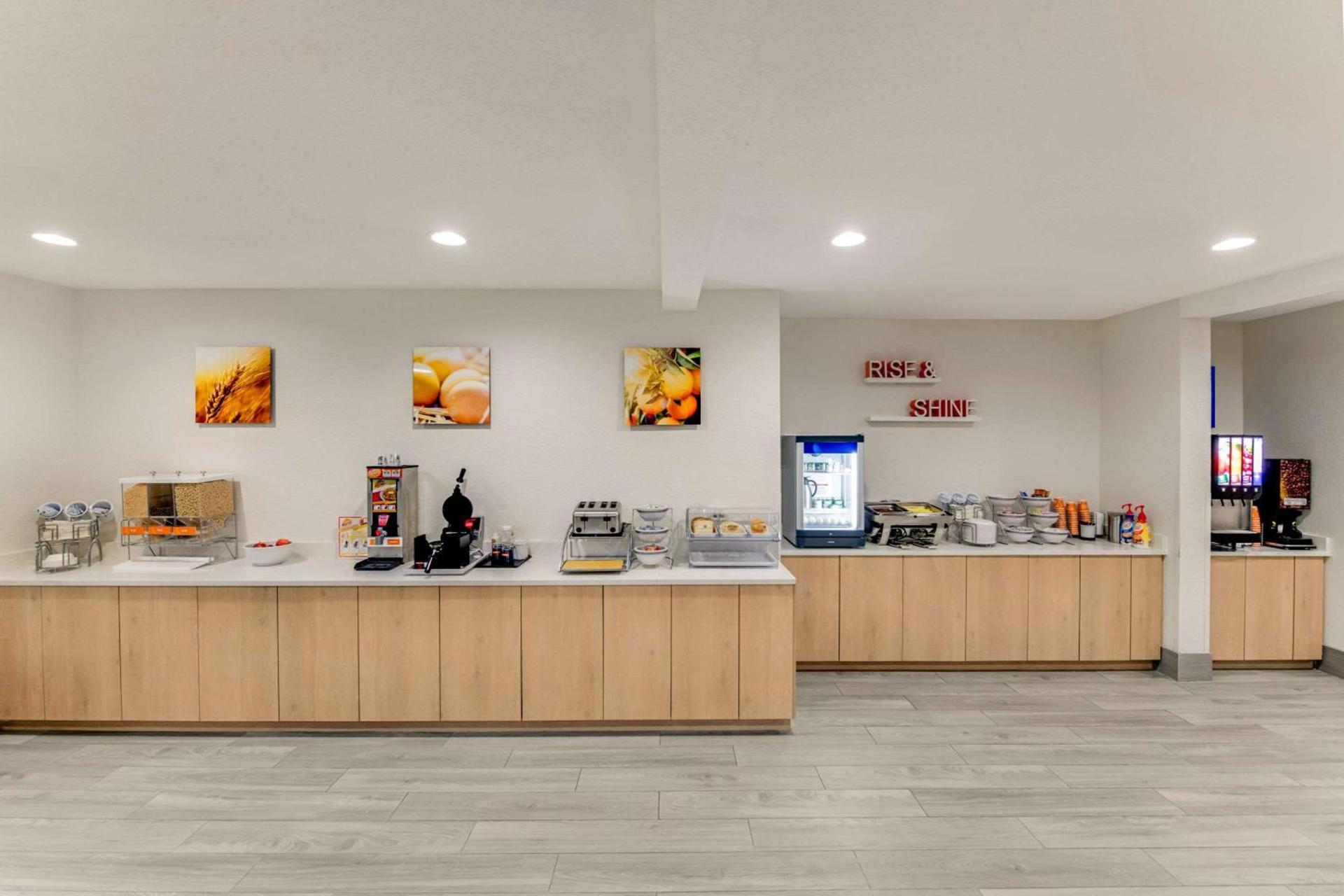 Comfort Inn & Suites Weston - Wausau photo 36