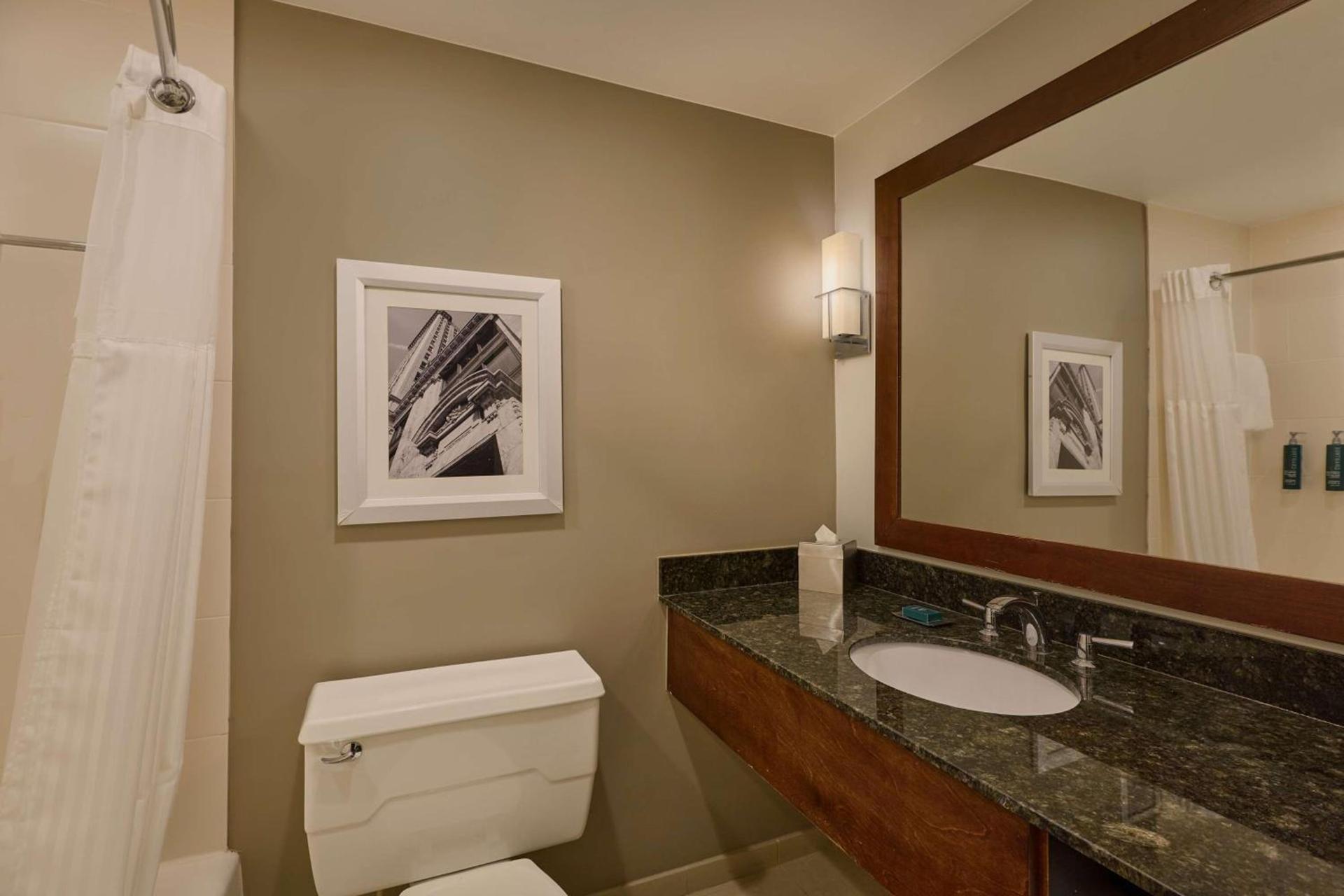 DoubleTree by Hilton Minneapolis Airport, MN photo 26