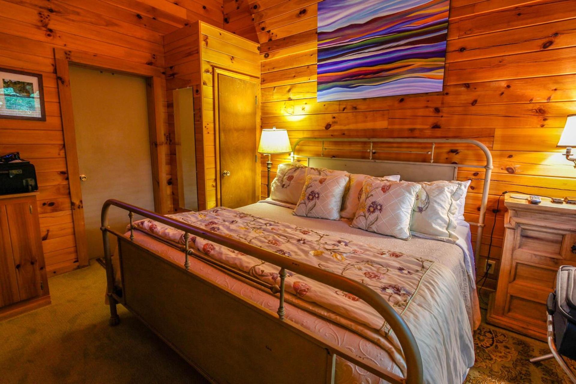 Mountainaire Inn and Log Cabins photo 10