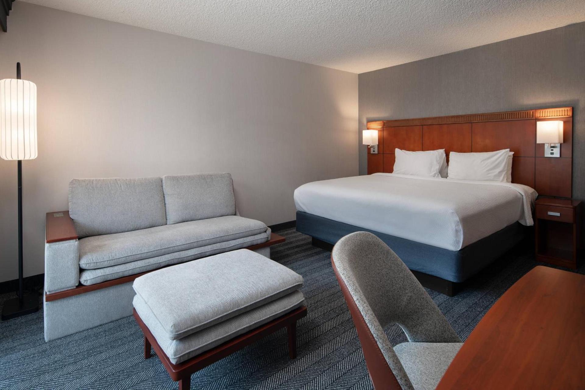 Courtyard by Marriott Fresno photo 11