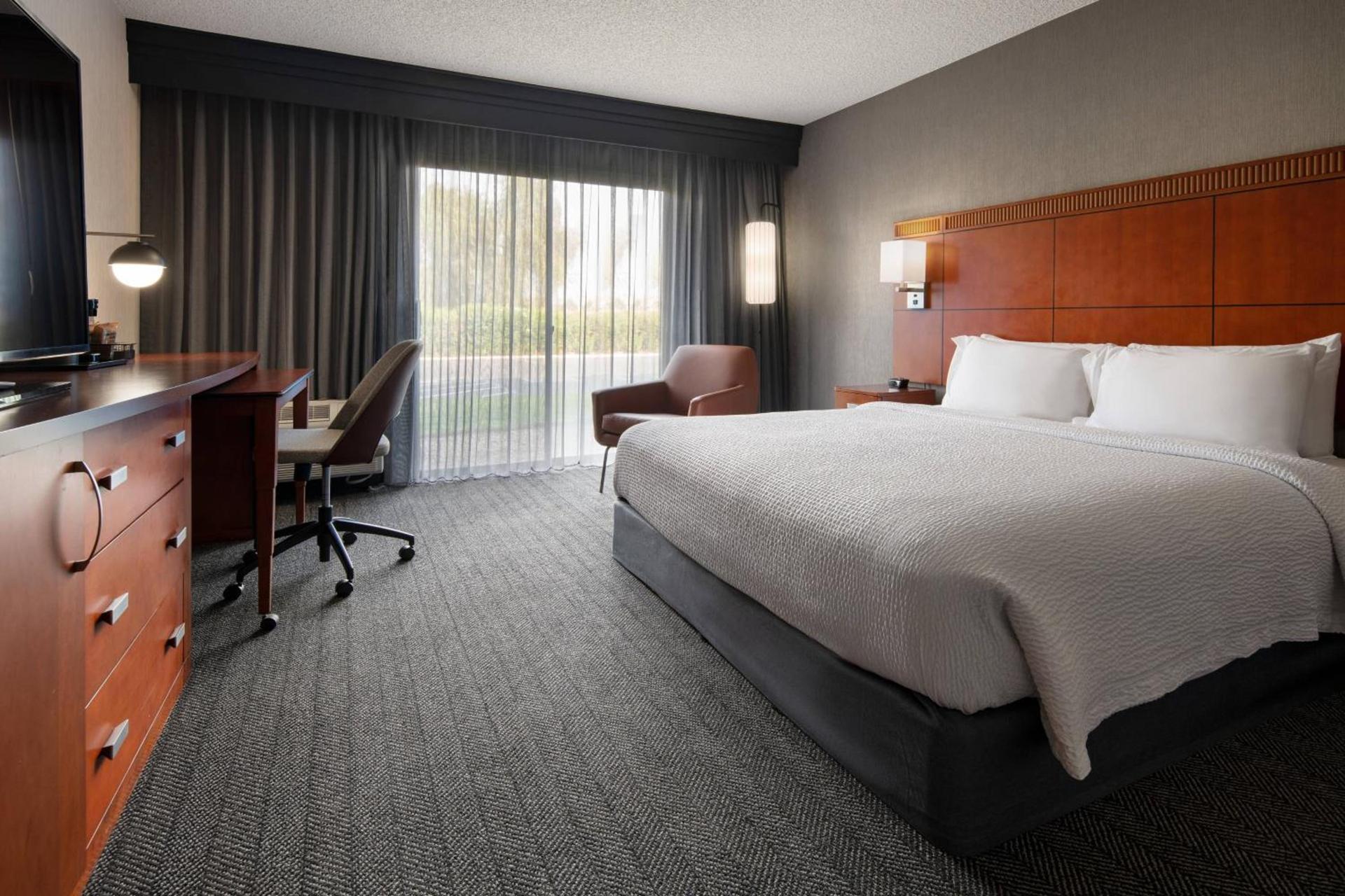 Courtyard by Marriott Fresno photo 12