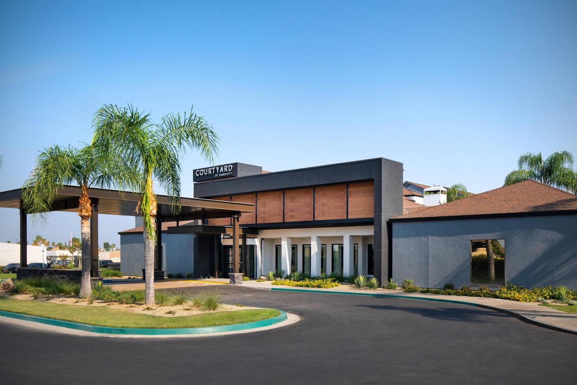 Courtyard by Marriott Fresno photo 1