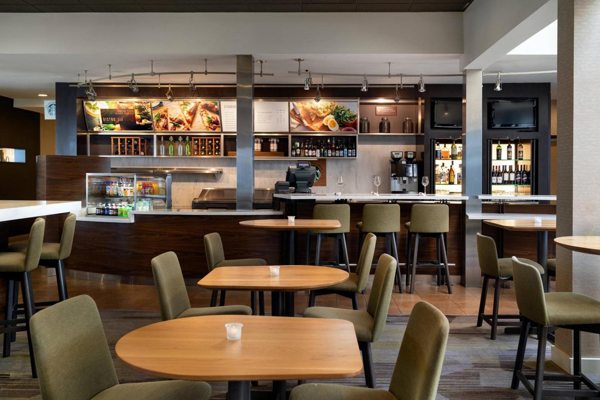 Courtyard by Marriott Fresno photo 2
