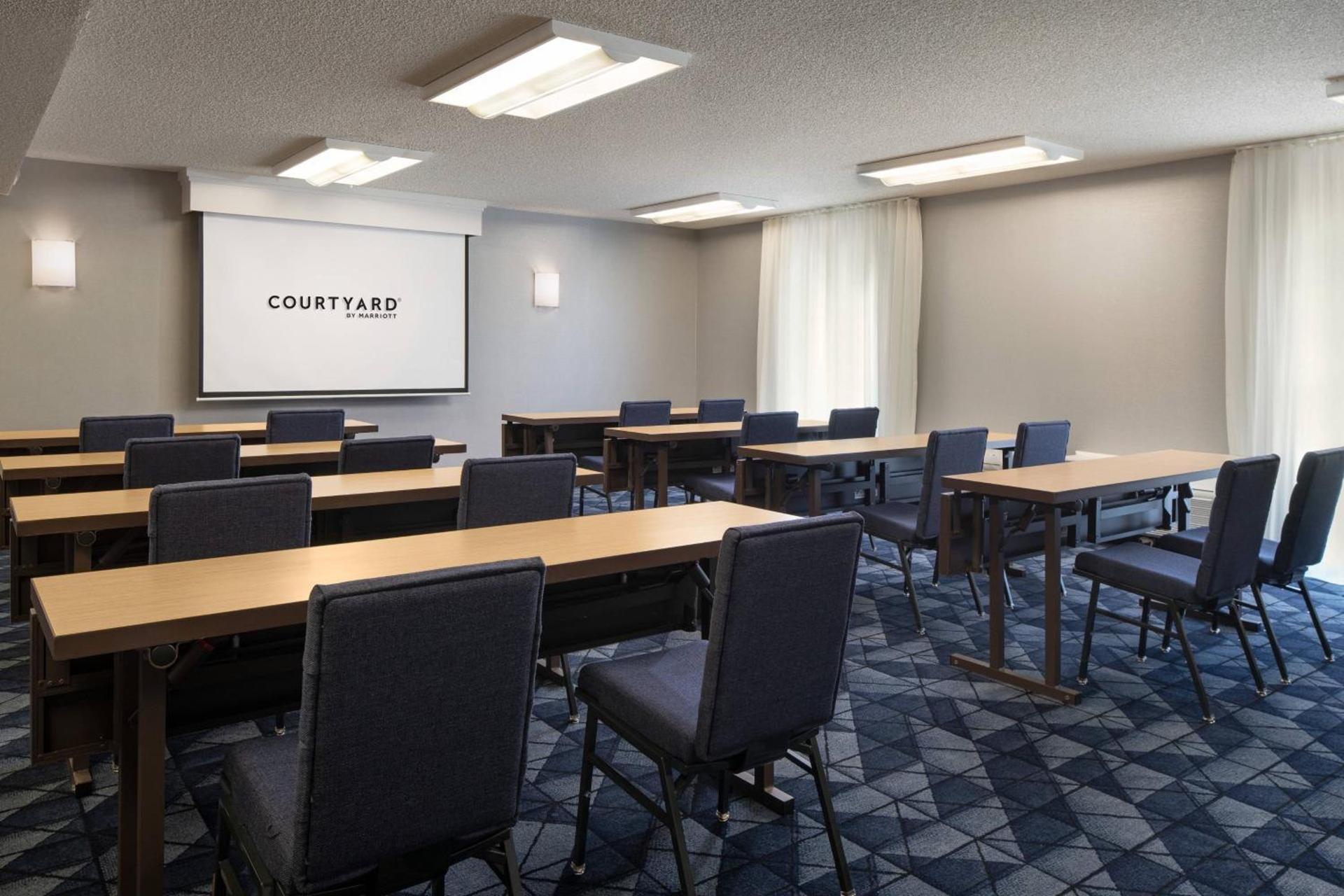 Courtyard by Marriott Fresno photo 37
