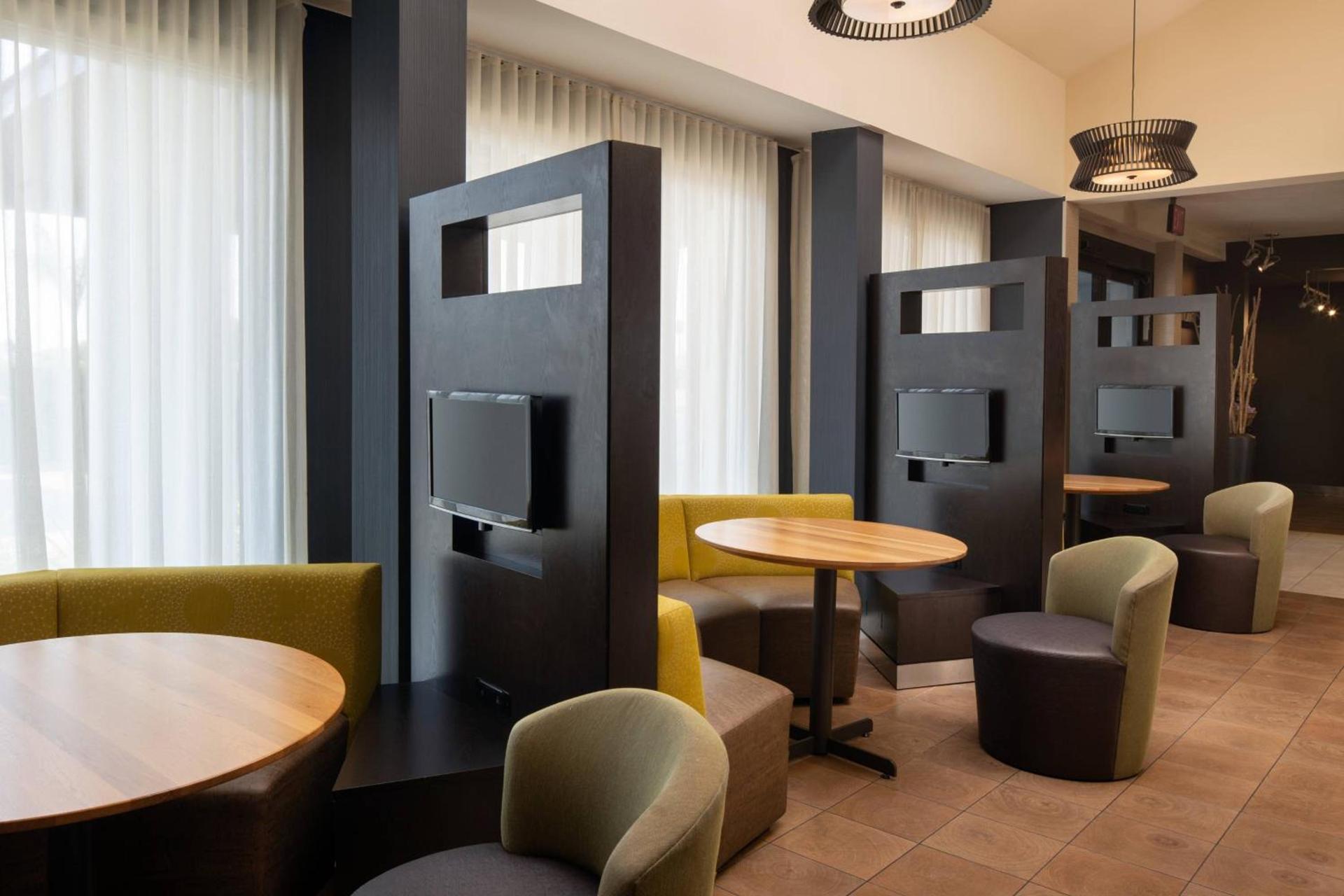 Courtyard by Marriott Fresno photo 22