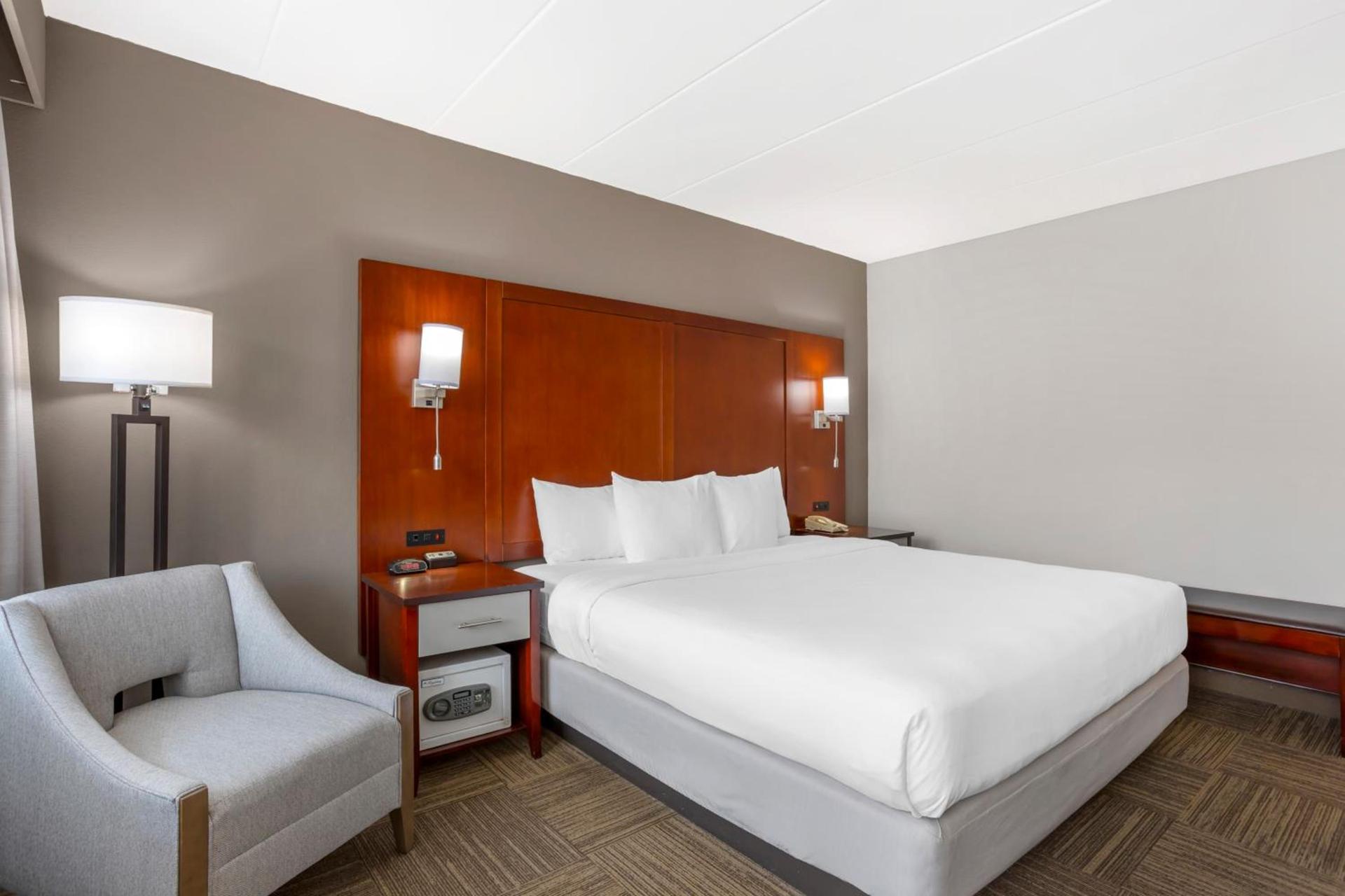 Comfort Inn Edgewater on Hudson River photo 31