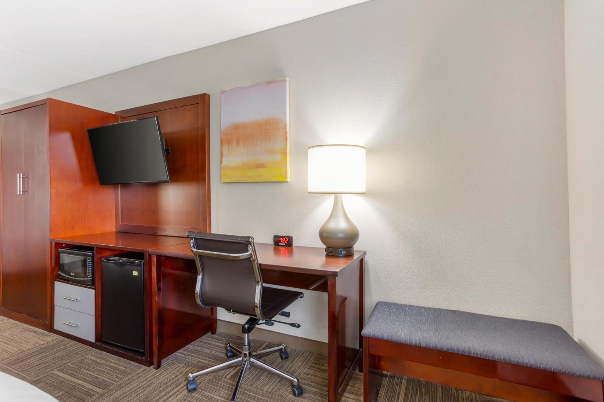 Comfort Inn Edgewater on Hudson River photo 32