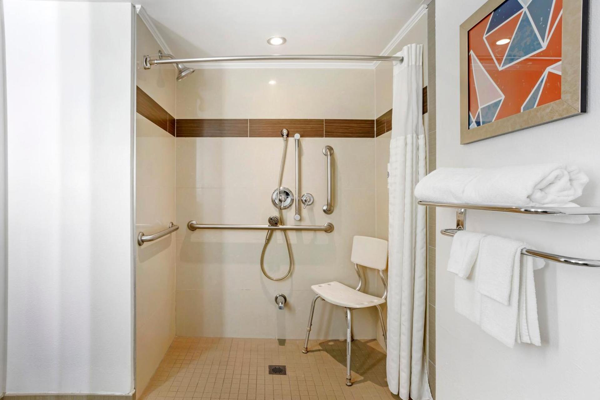 Comfort Inn Edgewater on Hudson River photo 37