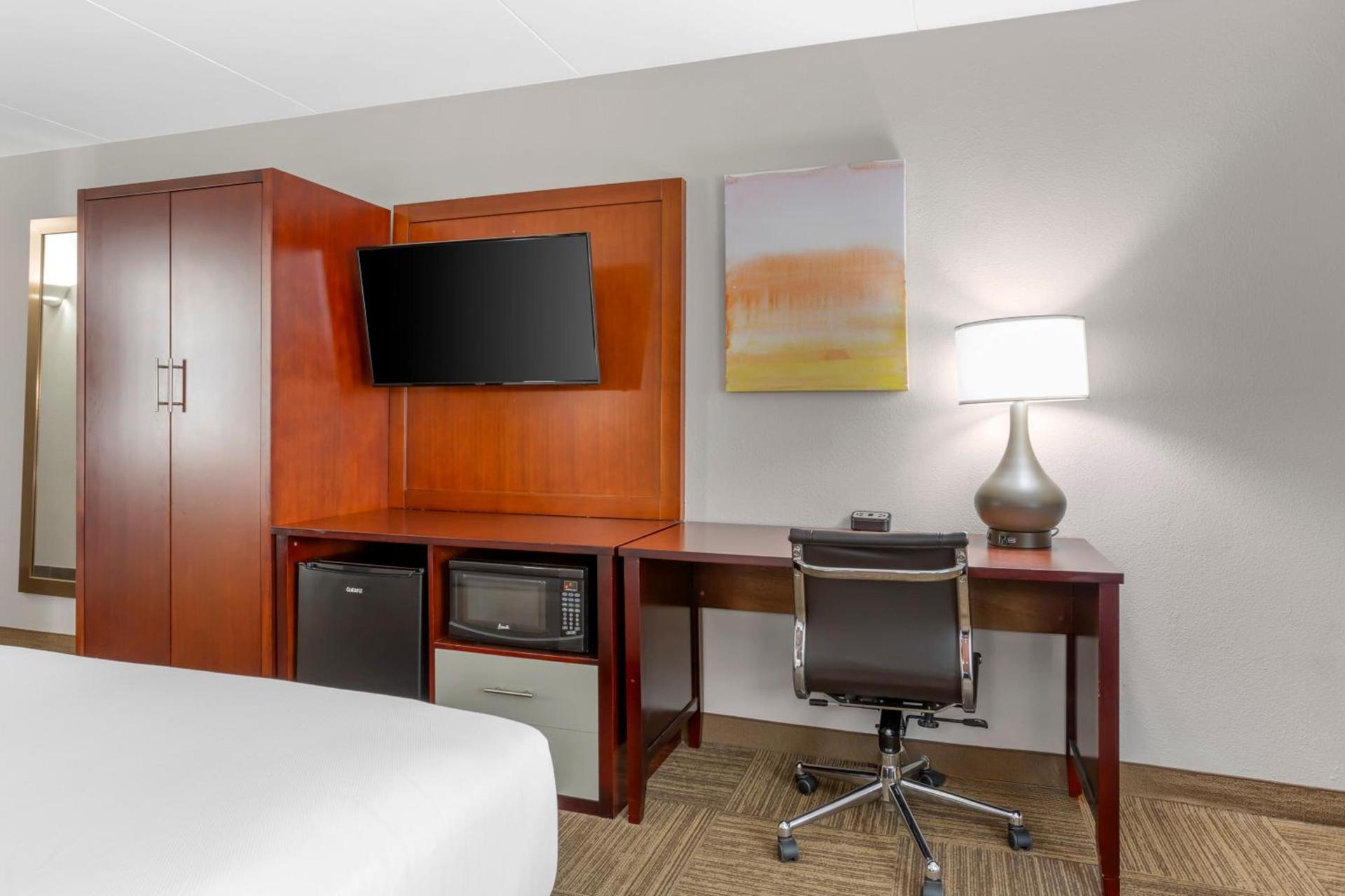 Comfort Inn Edgewater on Hudson River photo 39