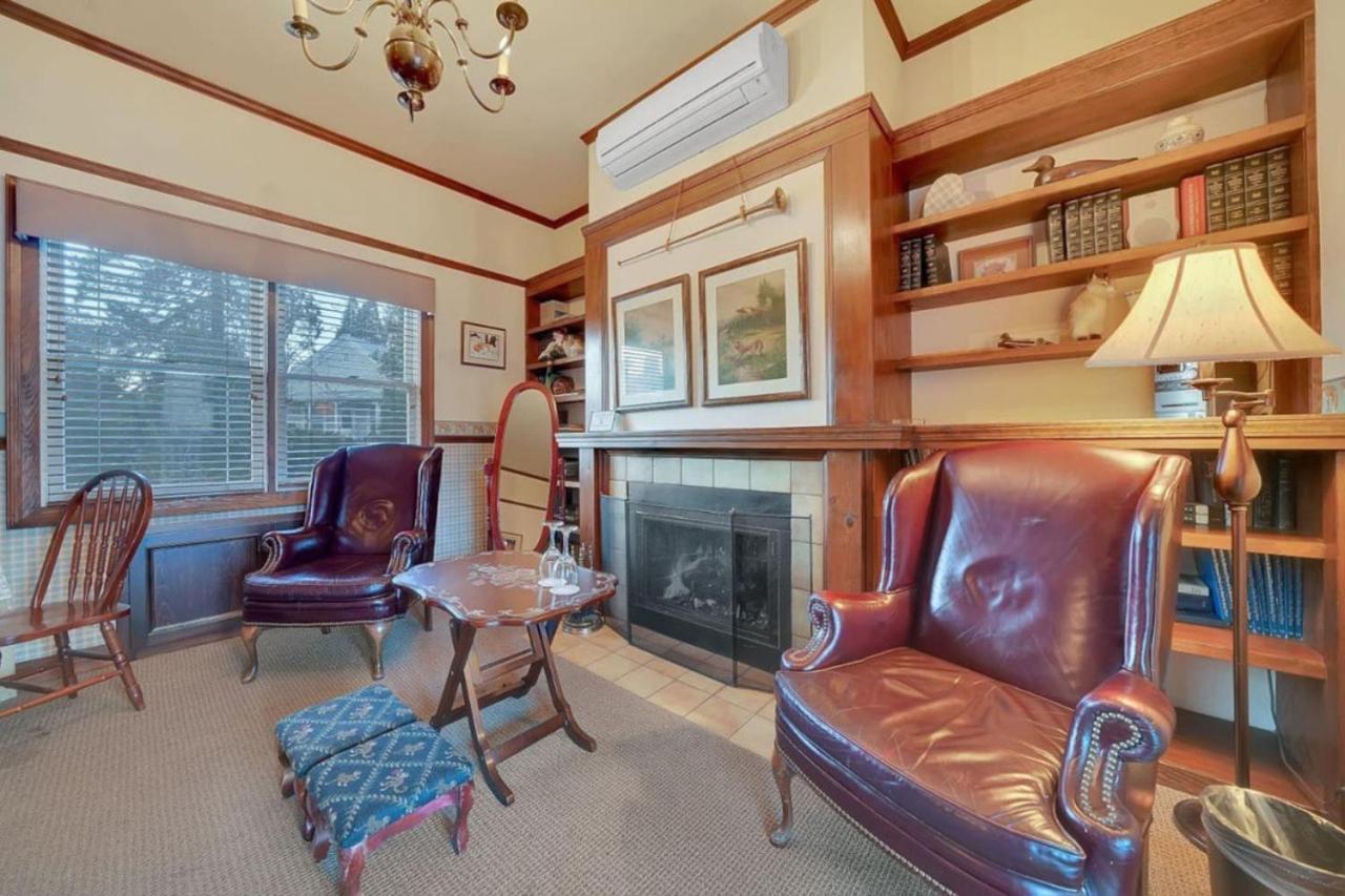 Romantic Victorian Getaway The Fox photo 4