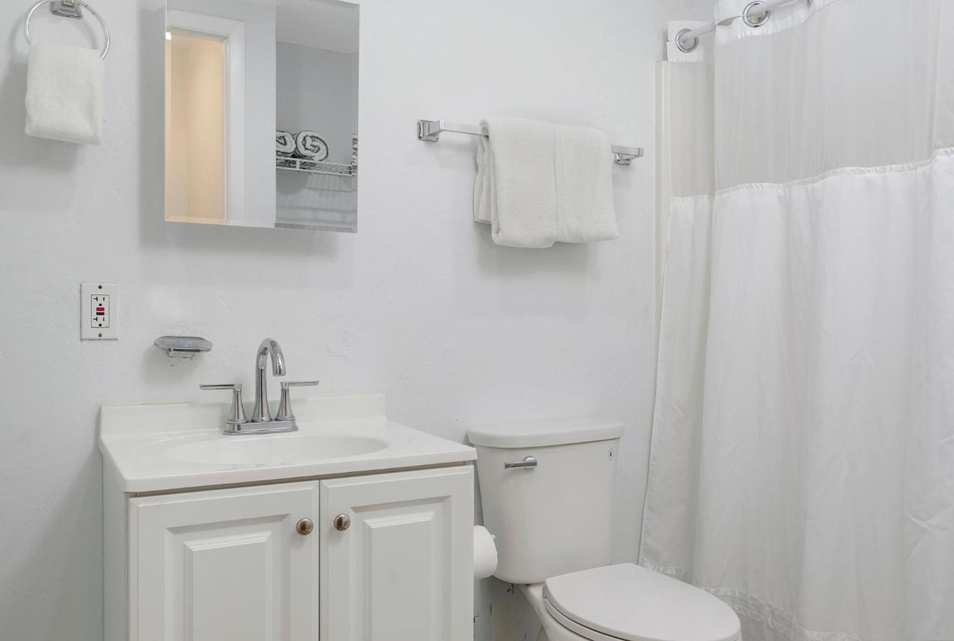 Sabal Palms Inn photo 41