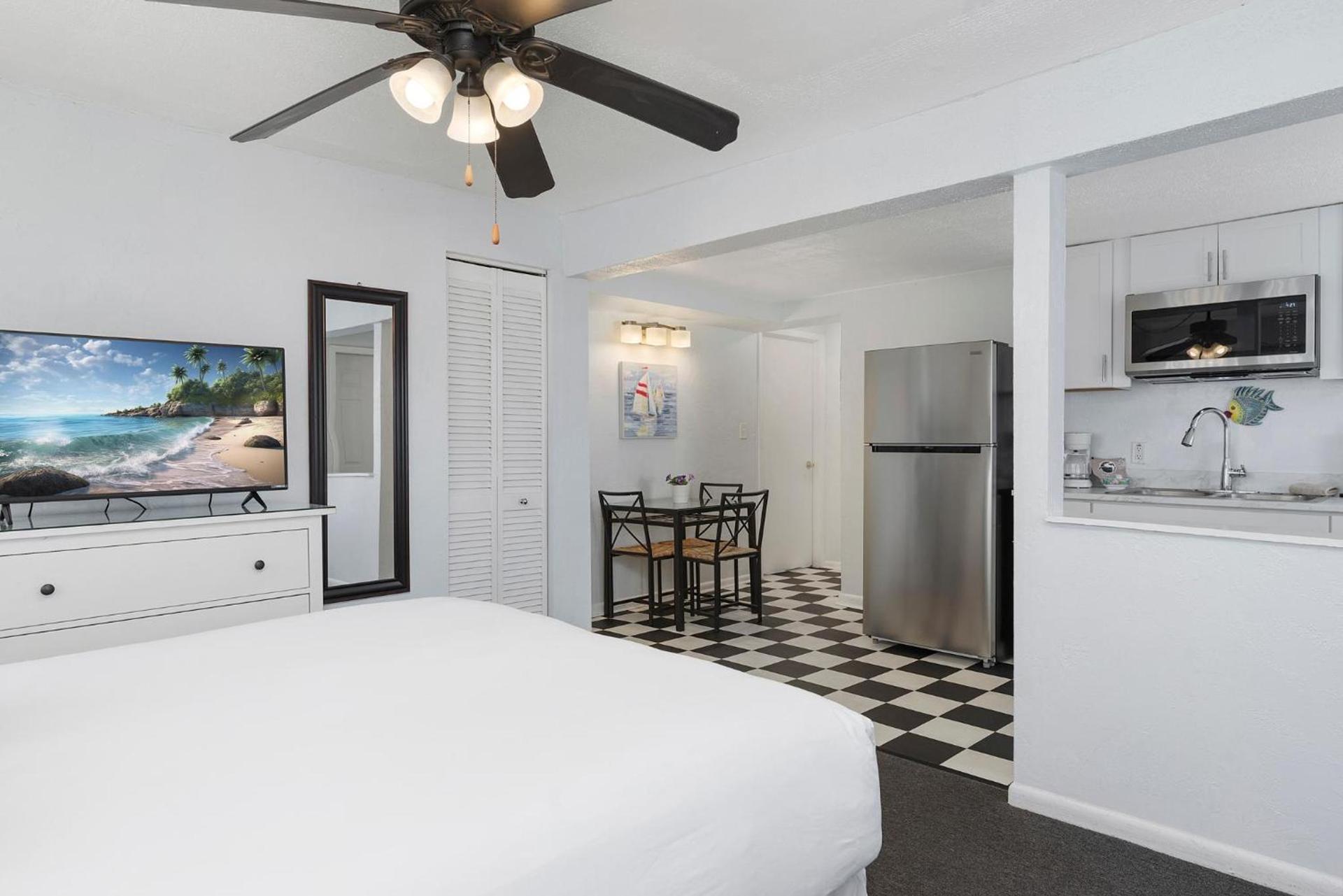 Sabal Palms Inn photo 23