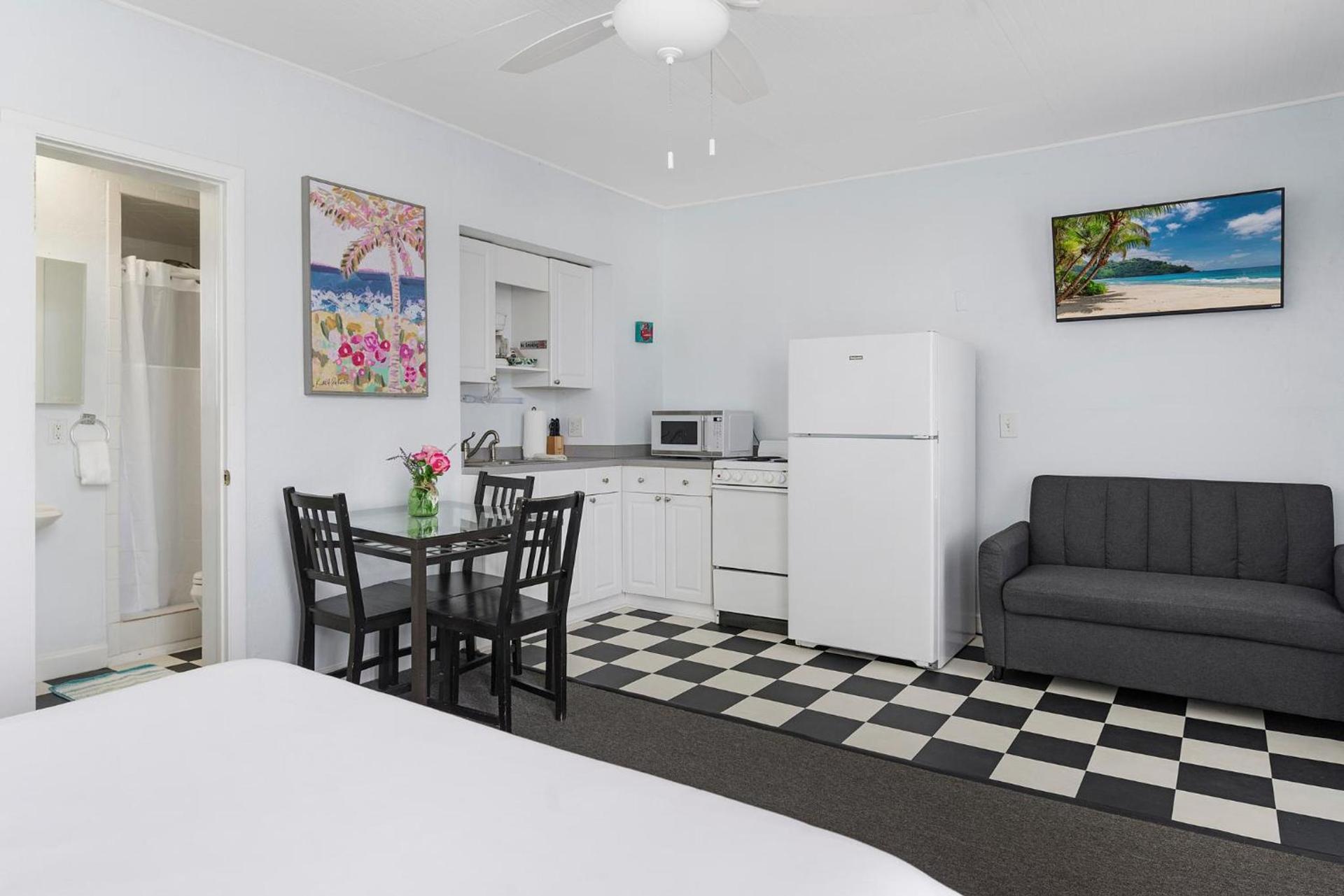 Sabal Palms Inn photo 33