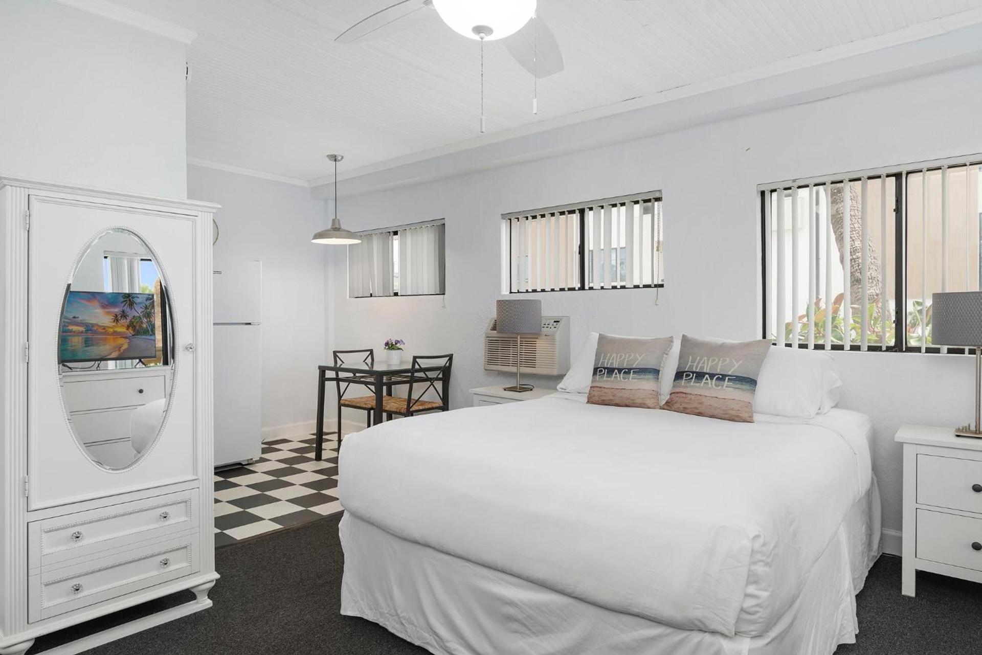 Sabal Palms Inn photo 32