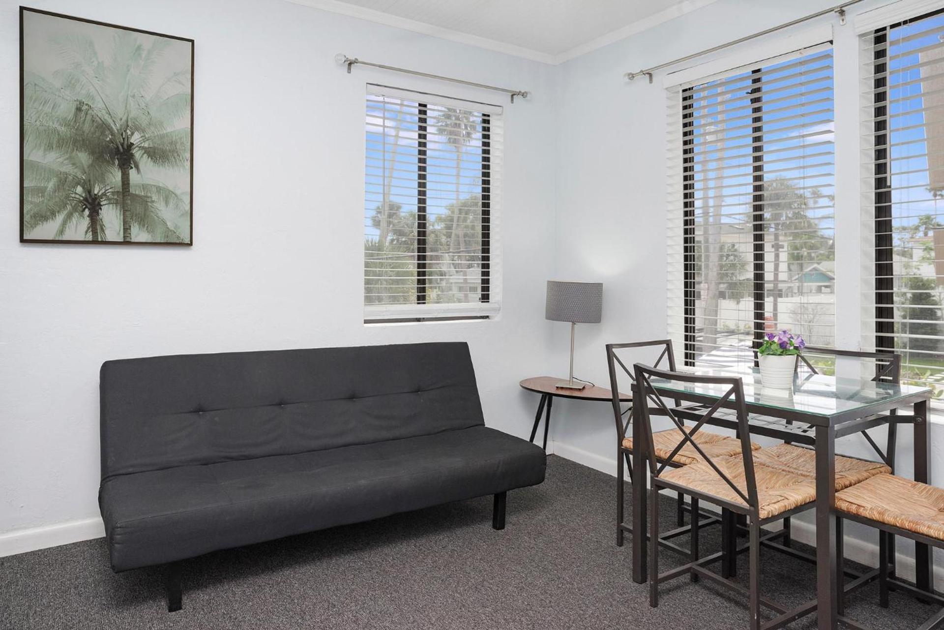 Sabal Palms Inn photo 18