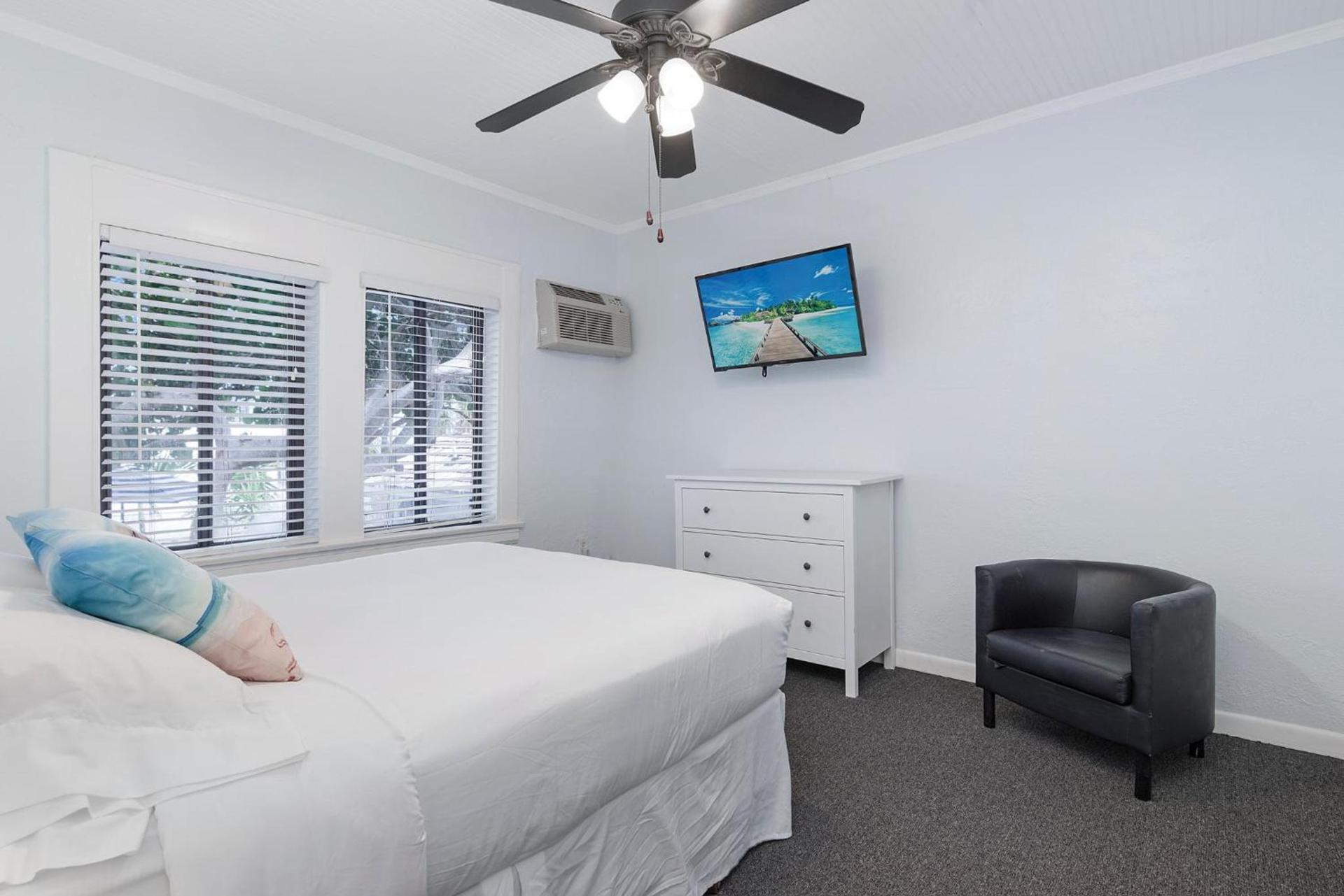 Sabal Palms Inn photo 51