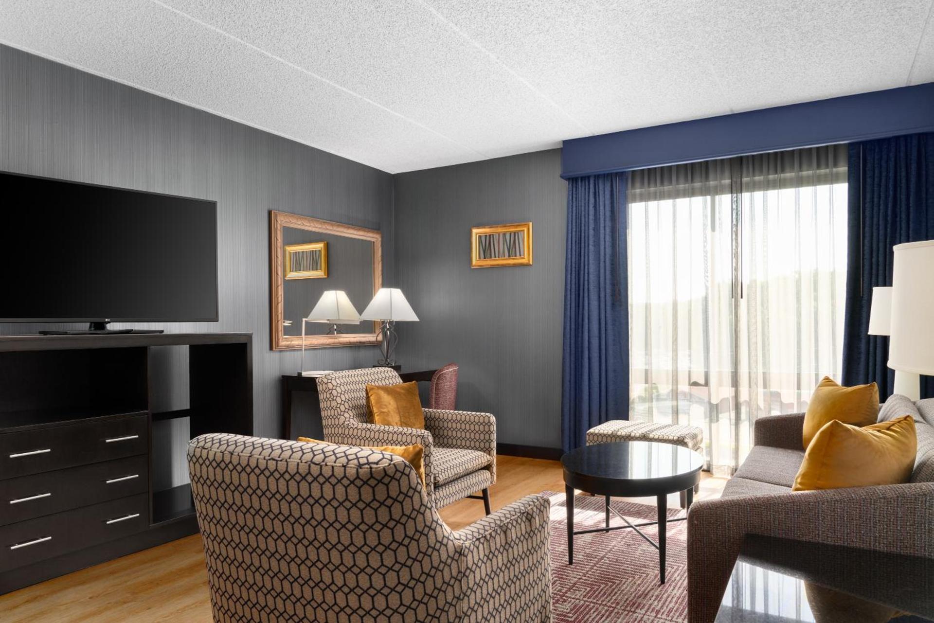 DoubleTree by Hilton Bradley International Airport photo 39