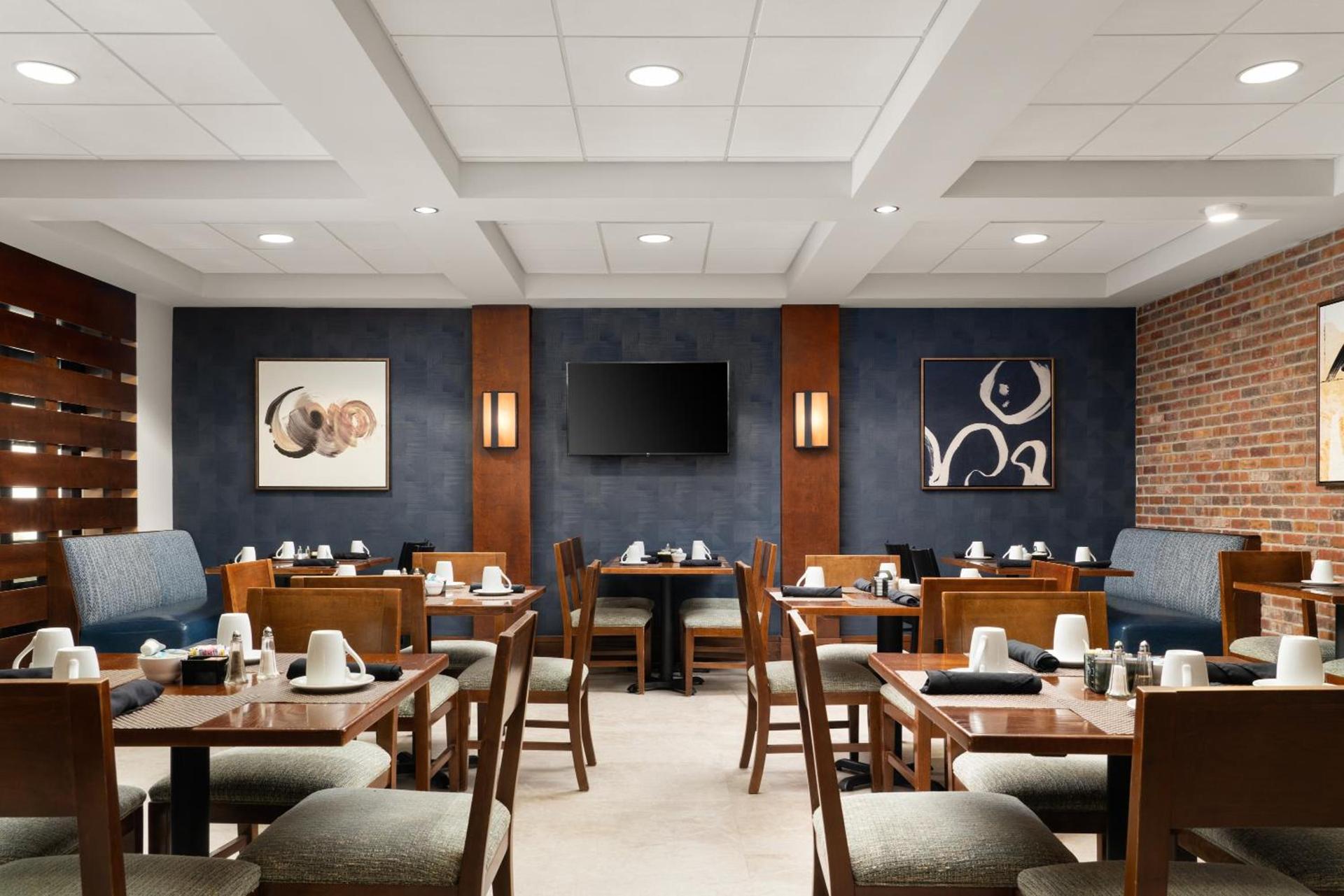 DoubleTree by Hilton Bradley International Airport photo 26