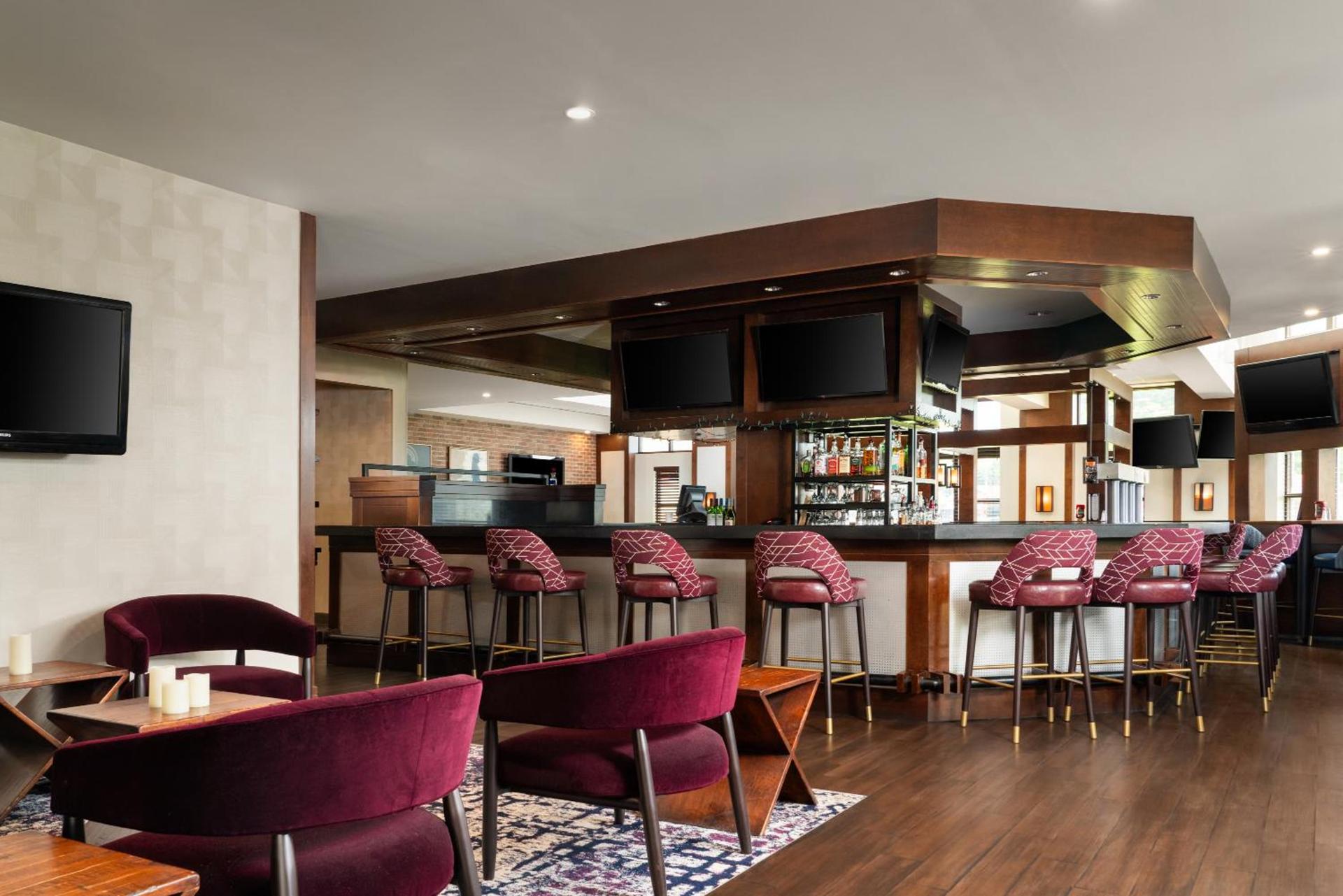DoubleTree by Hilton Bradley International Airport photo 27