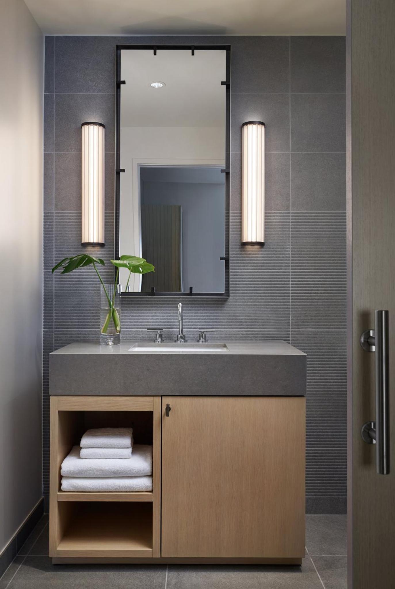 Kimpton Claret Hotel by IHG photo 71