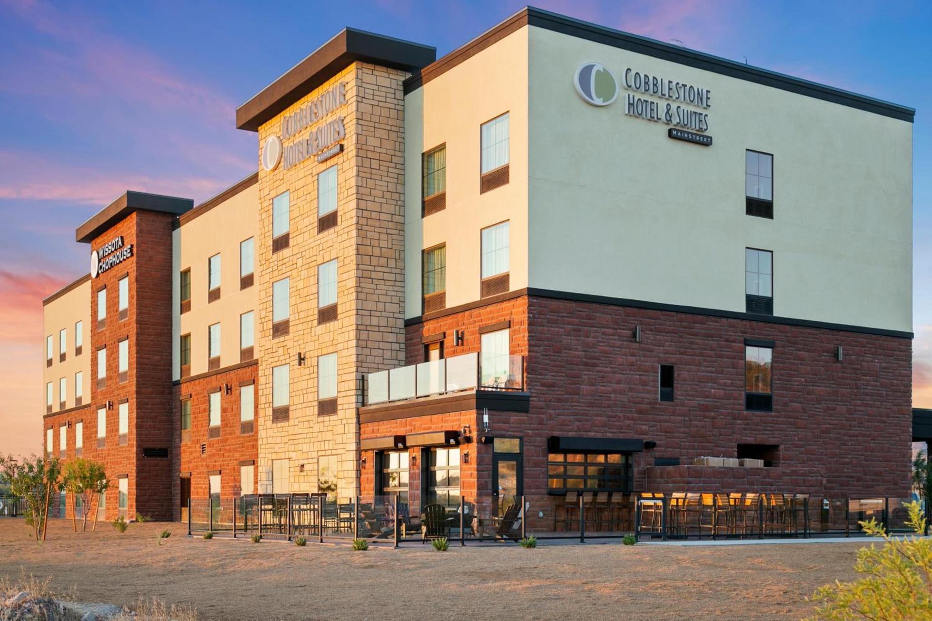 Cobblestone Hotel & Suites - Wickenburg photo 51