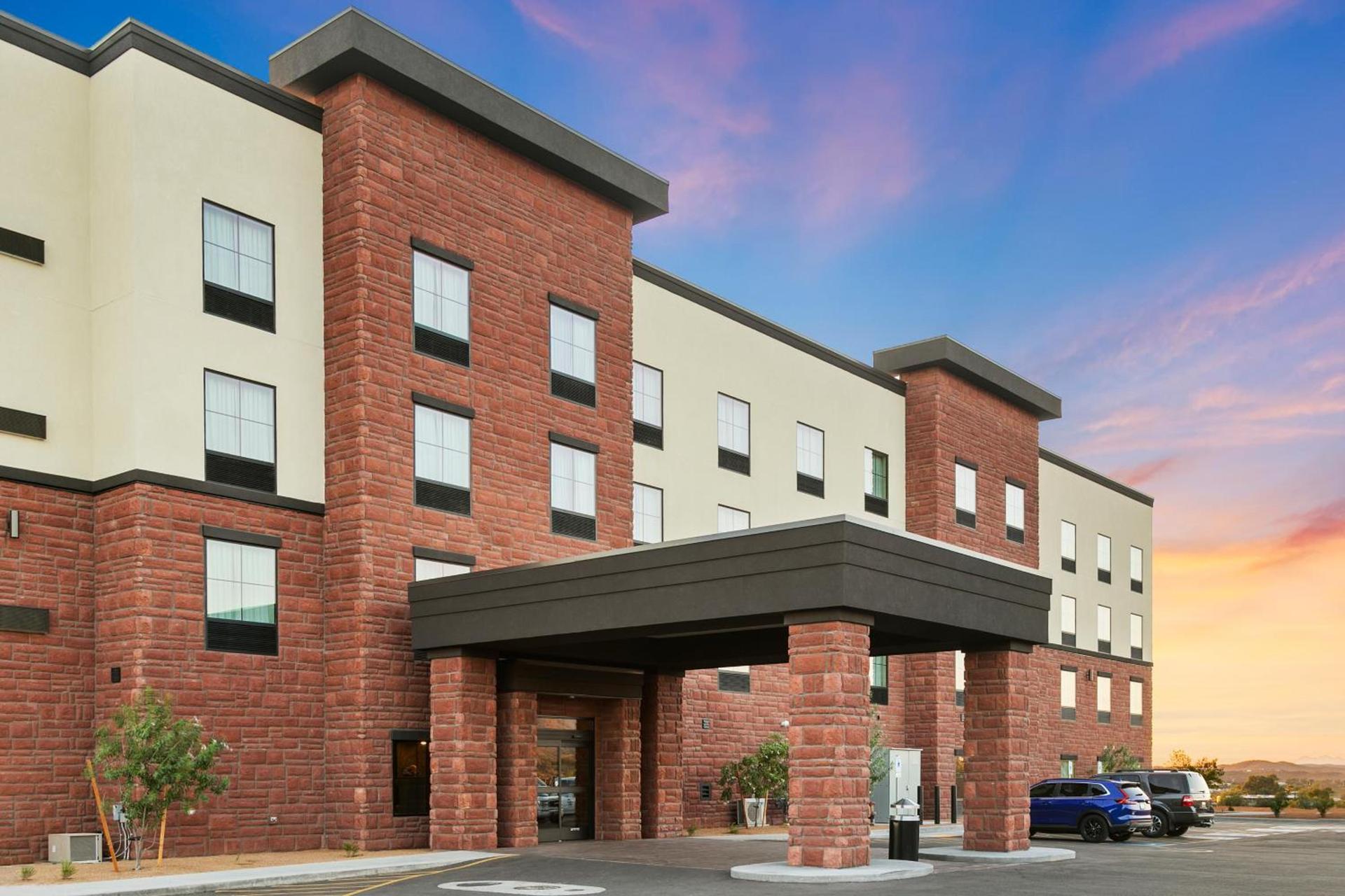Cobblestone Hotel & Suites - Wickenburg photo 52