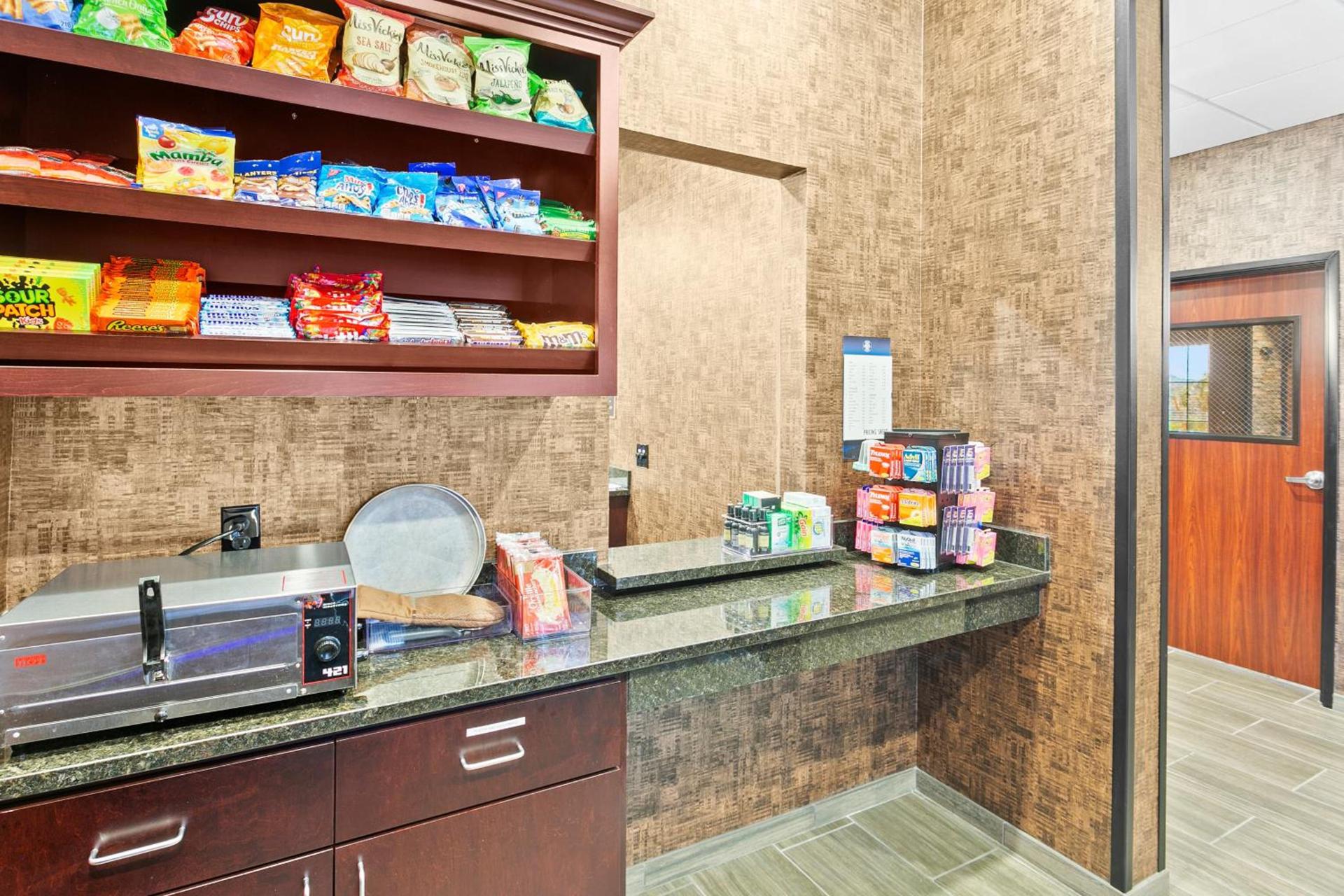 Cobblestone Hotel & Suites - Wickenburg photo 59