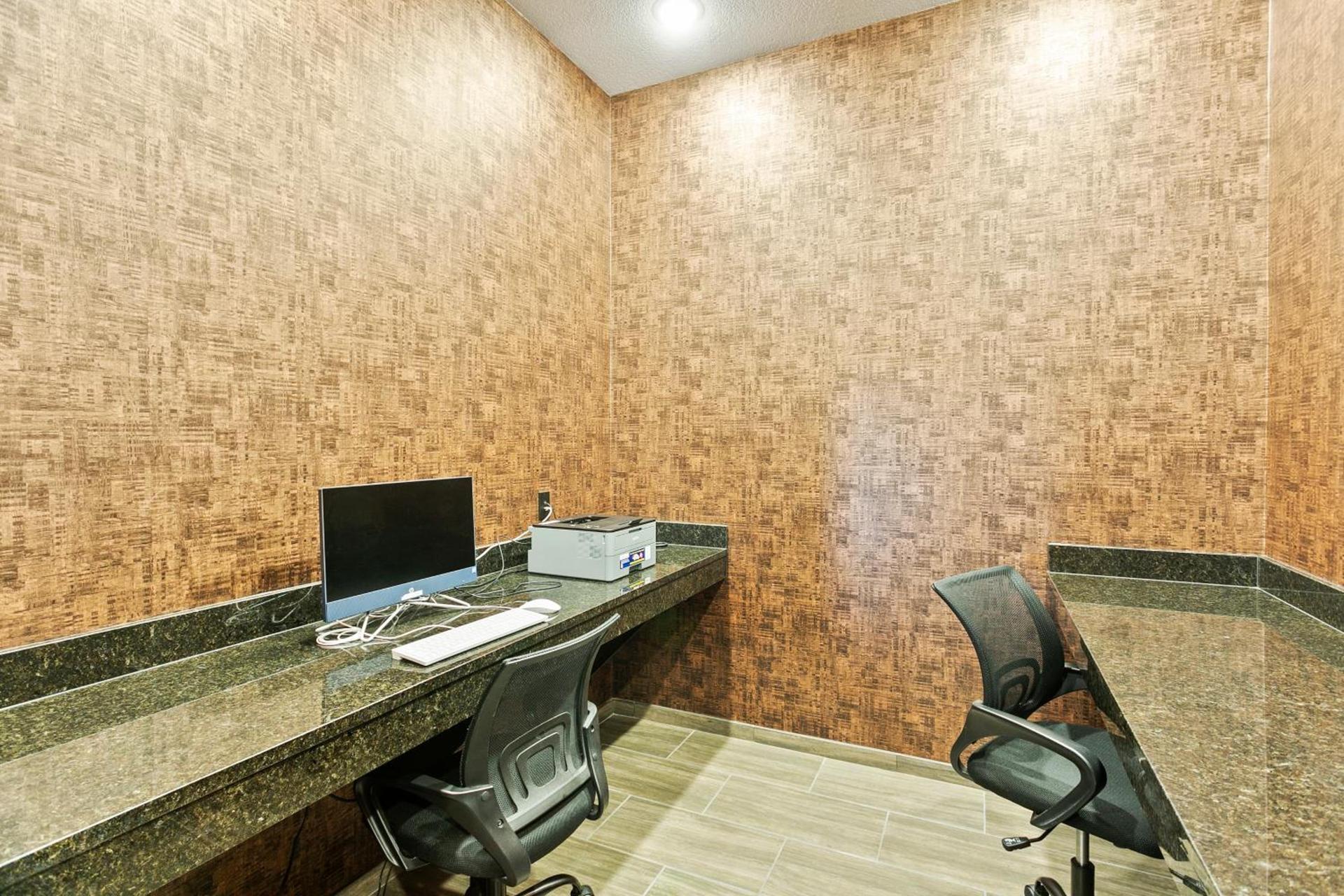 Cobblestone Hotel & Suites - Wickenburg photo 63