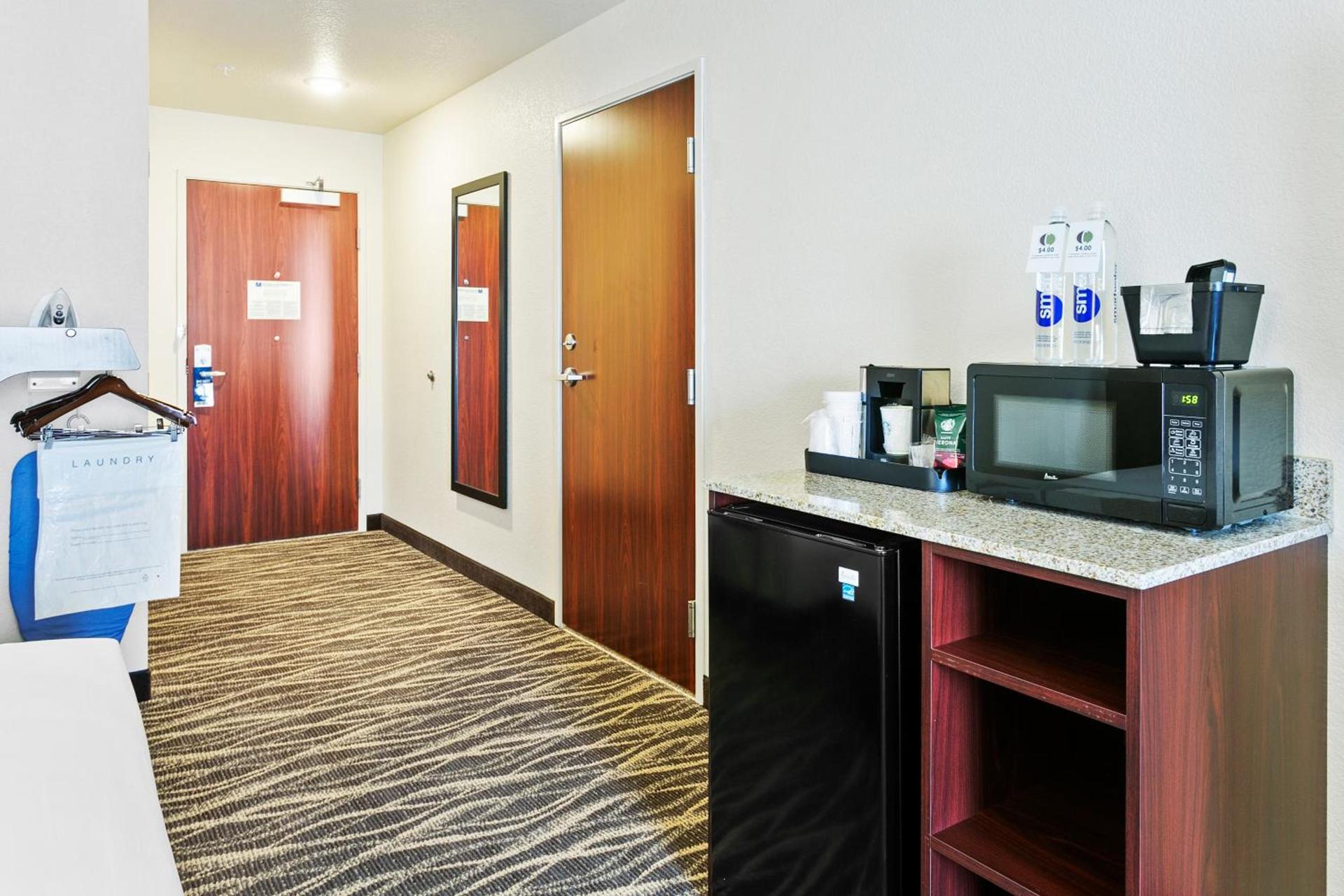 Cobblestone Hotel & Suites - Wickenburg photo 76