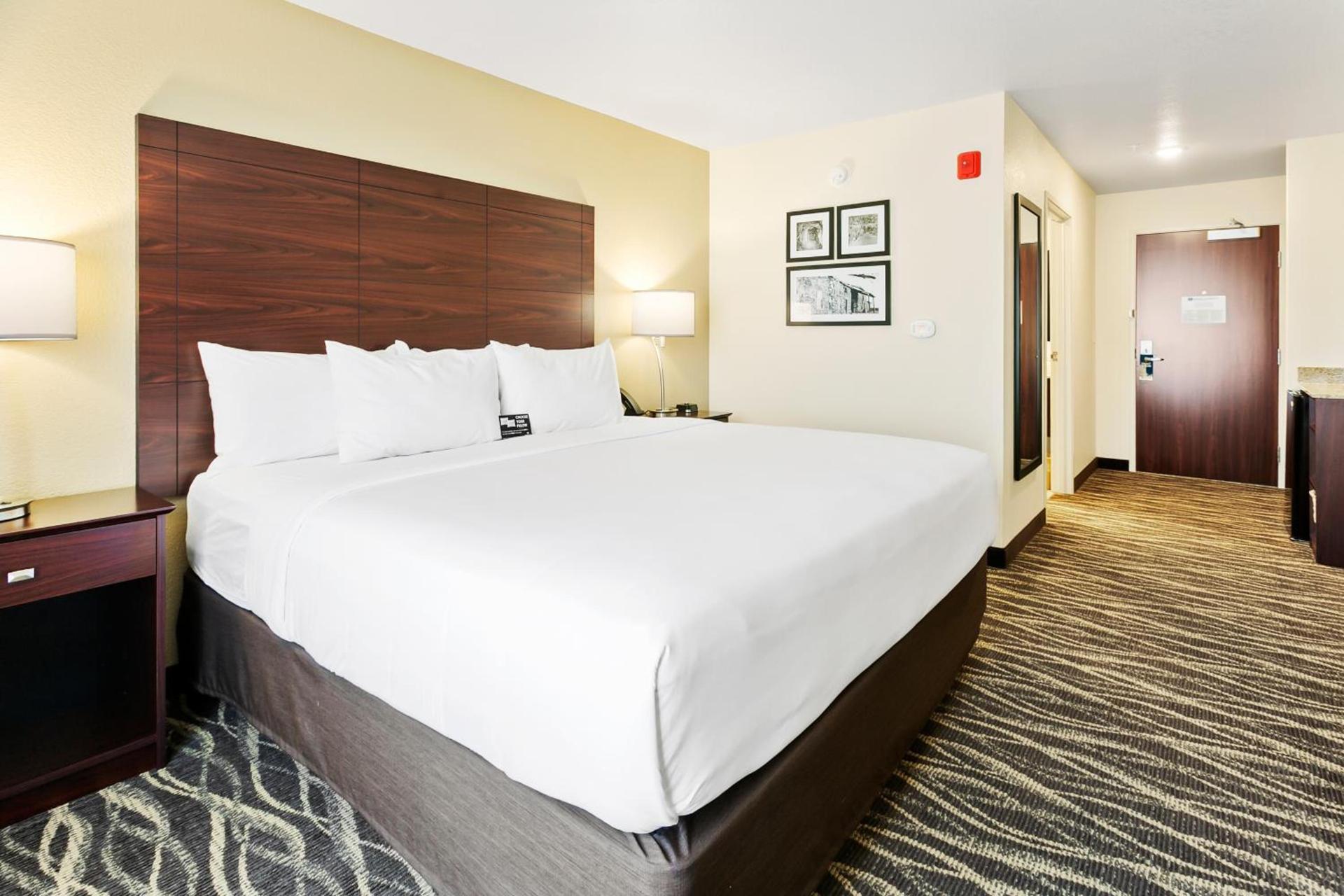 Cobblestone Hotel & Suites - Wickenburg photo 85