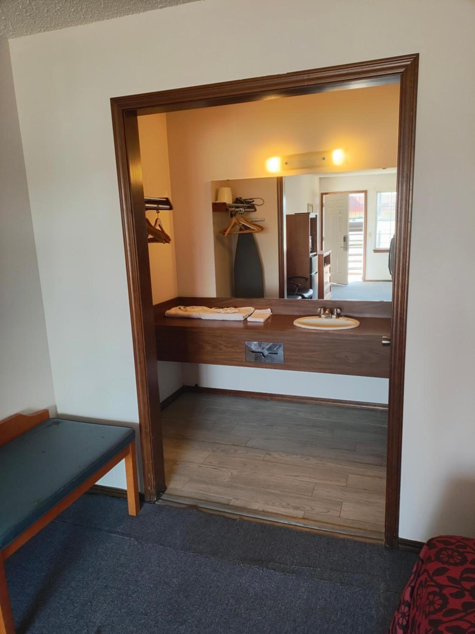 Heritage Inn photo 30