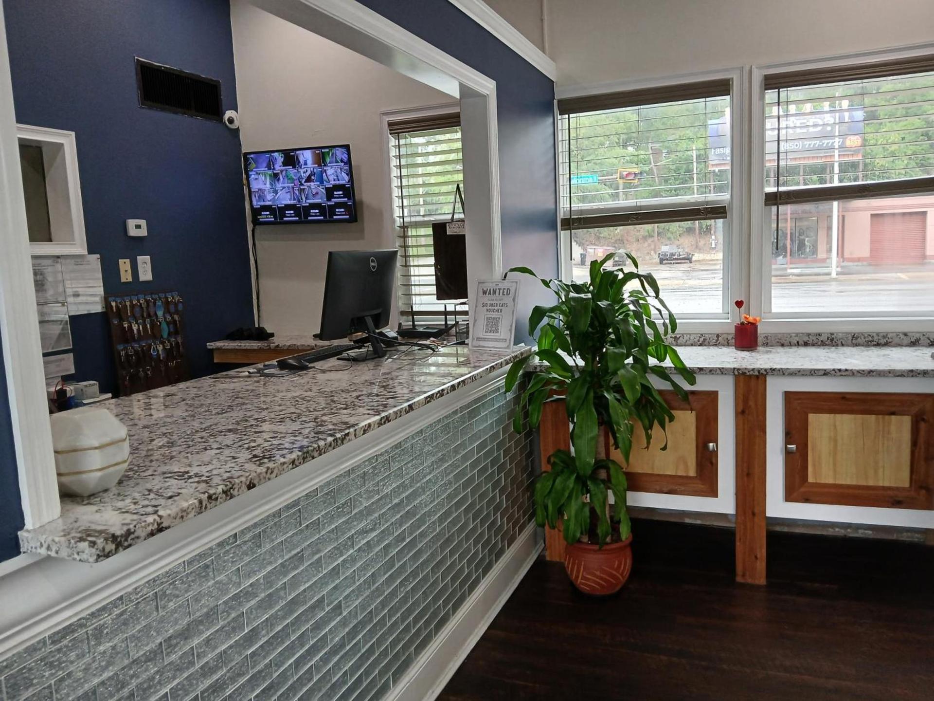 OYO Hotel Tallahassee Downtown photo 18