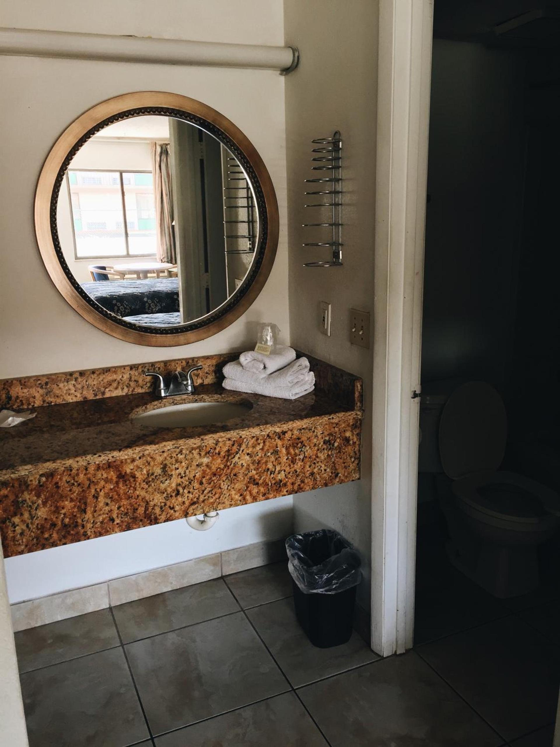 Ambassador Inn photo 8