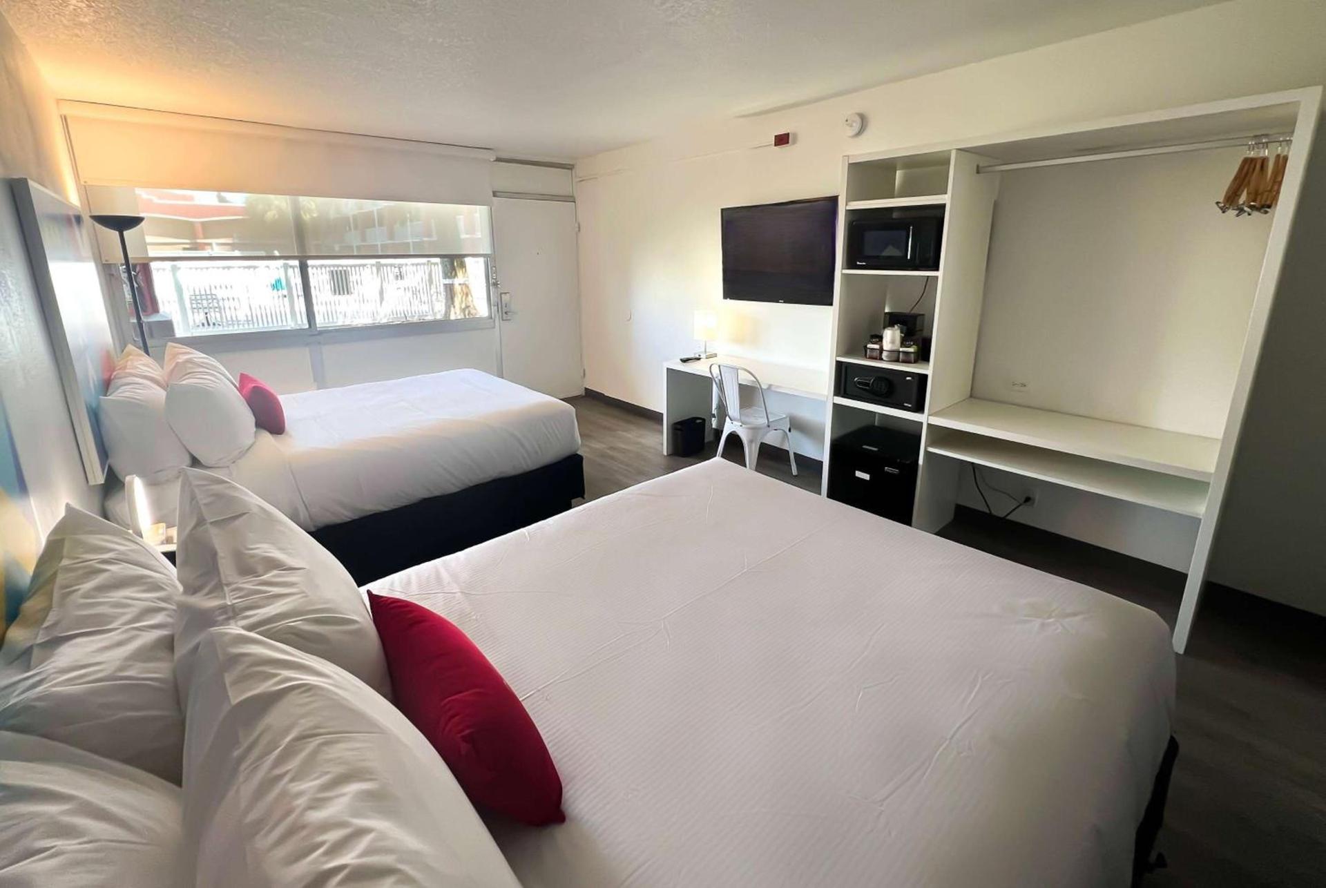 Baymont by Wyndham Orlando North Millenia photo 25