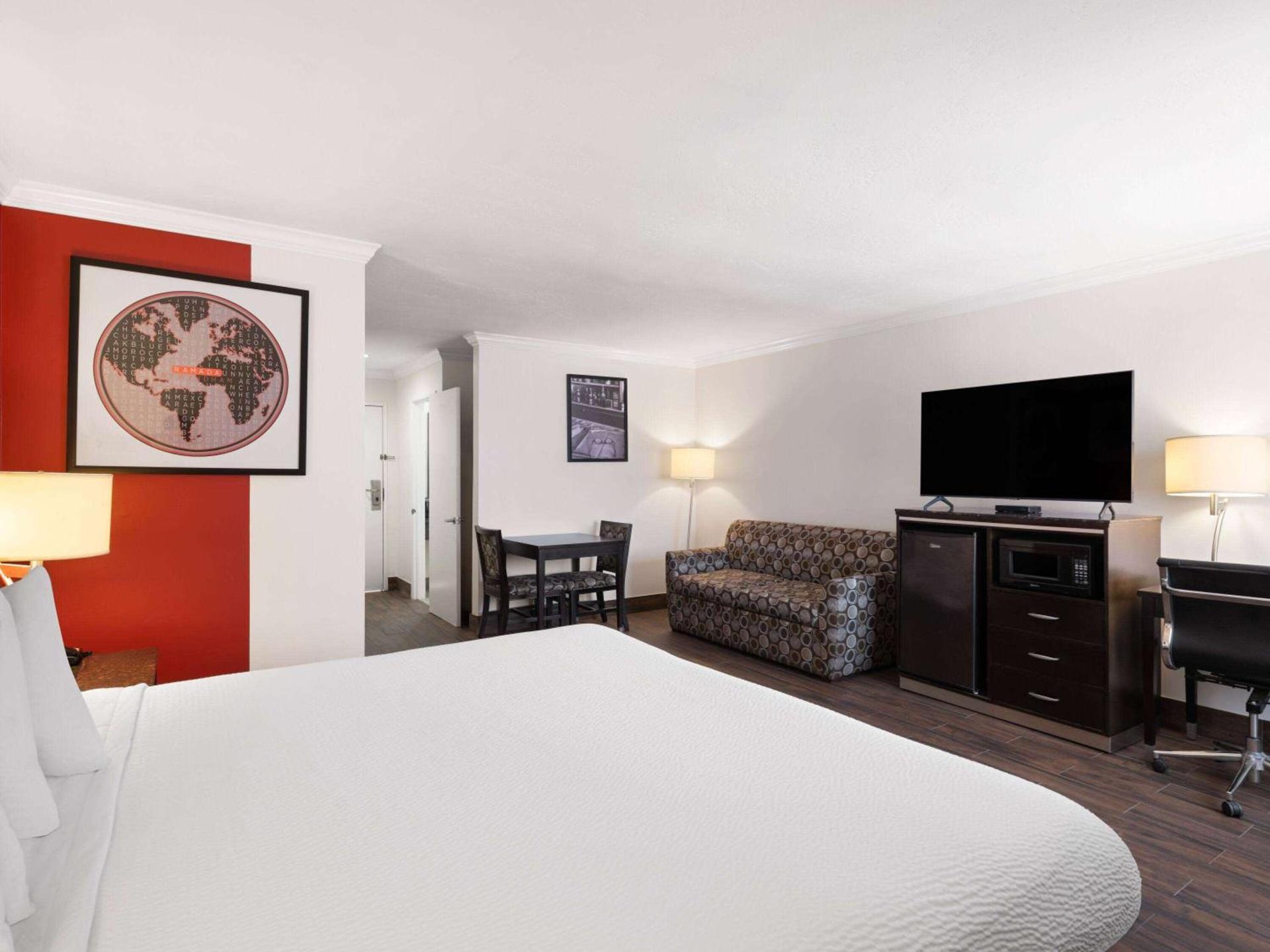 Ramada by Wyndham San Diego Poway Miramar photo 85