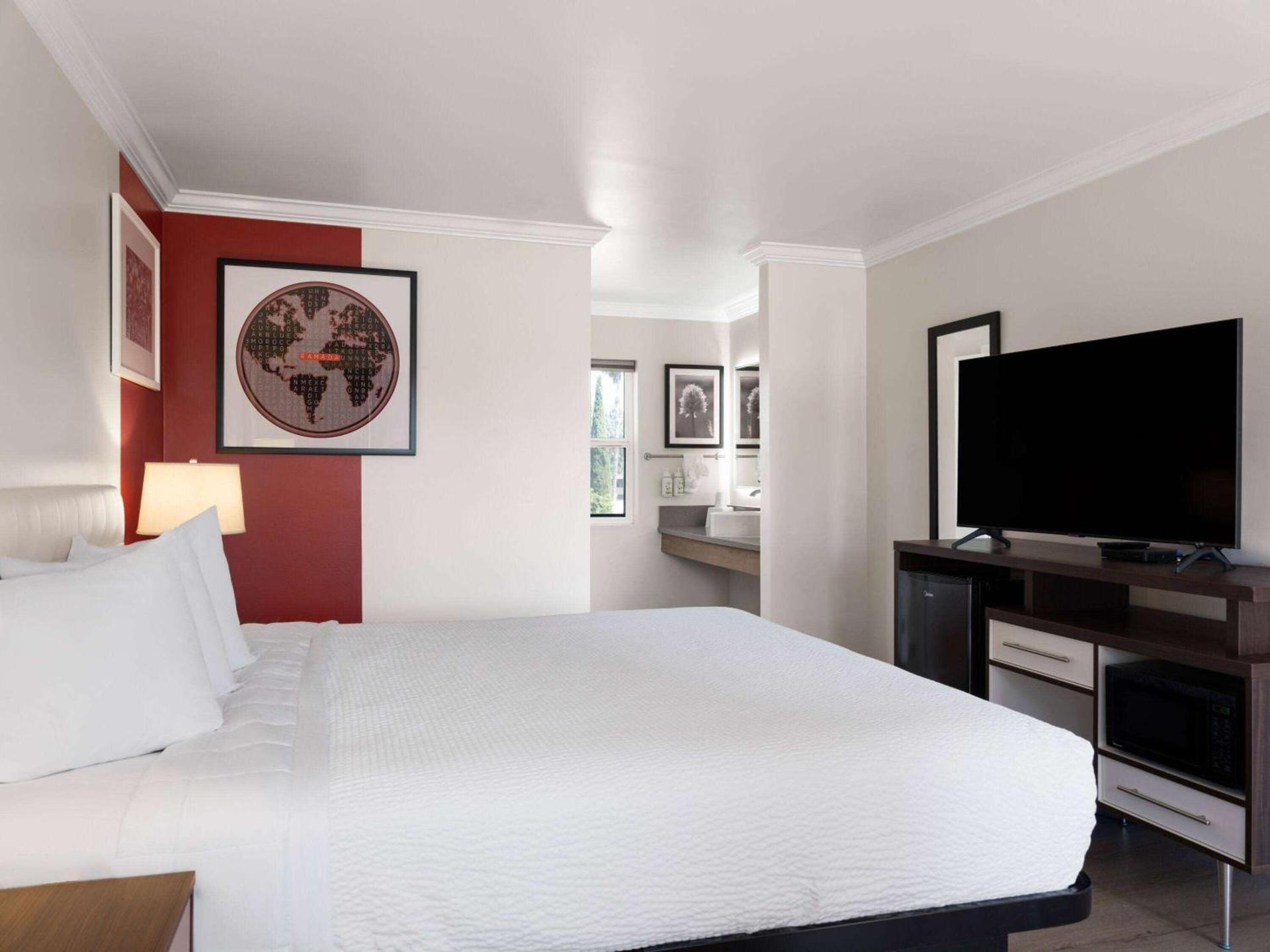 Ramada by Wyndham San Diego Poway Miramar photo 16