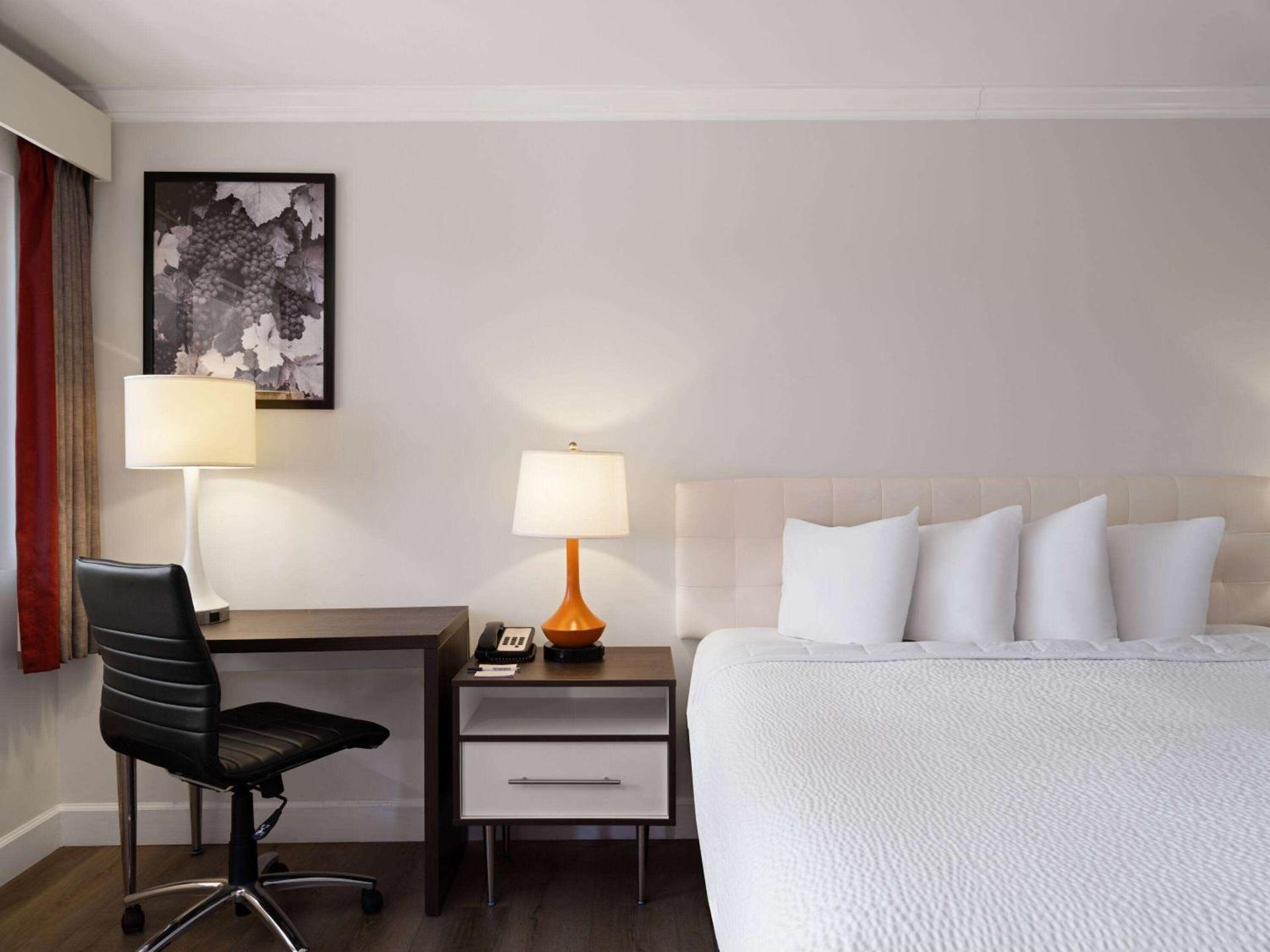 Ramada by Wyndham San Diego Poway Miramar photo 15