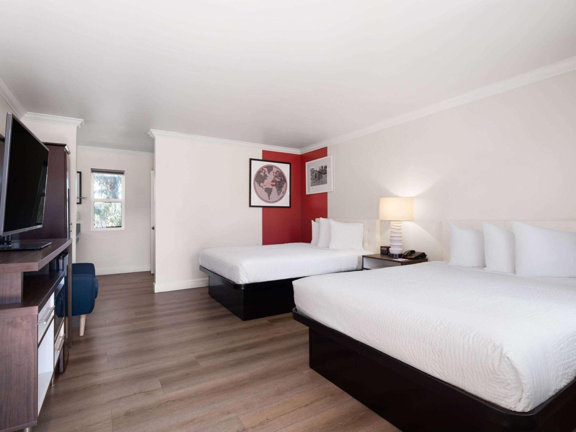 Ramada by Wyndham San Diego Poway Miramar photo 20