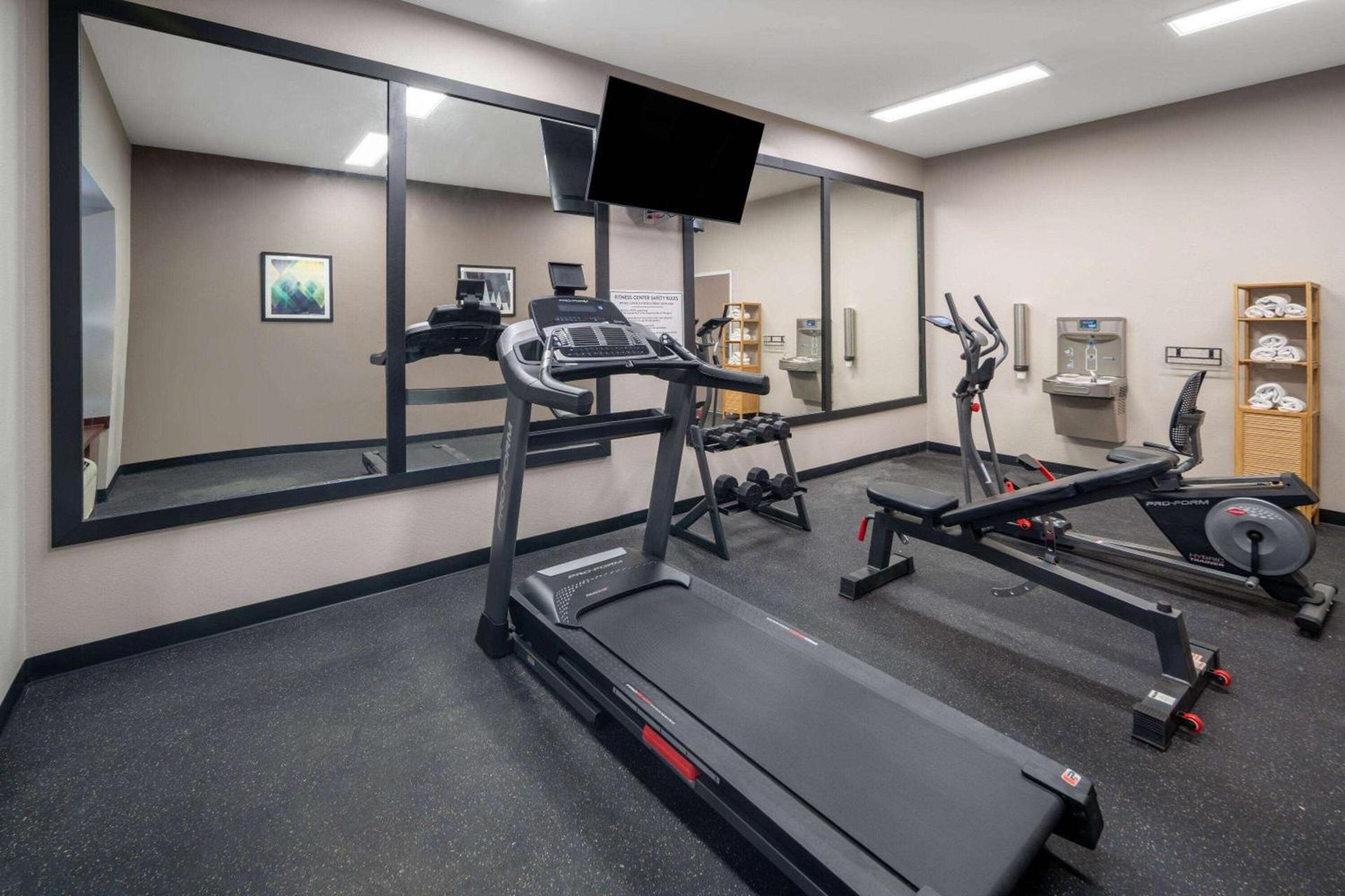 Microtel Inn & Suites by Wyndham Tracy photo 13