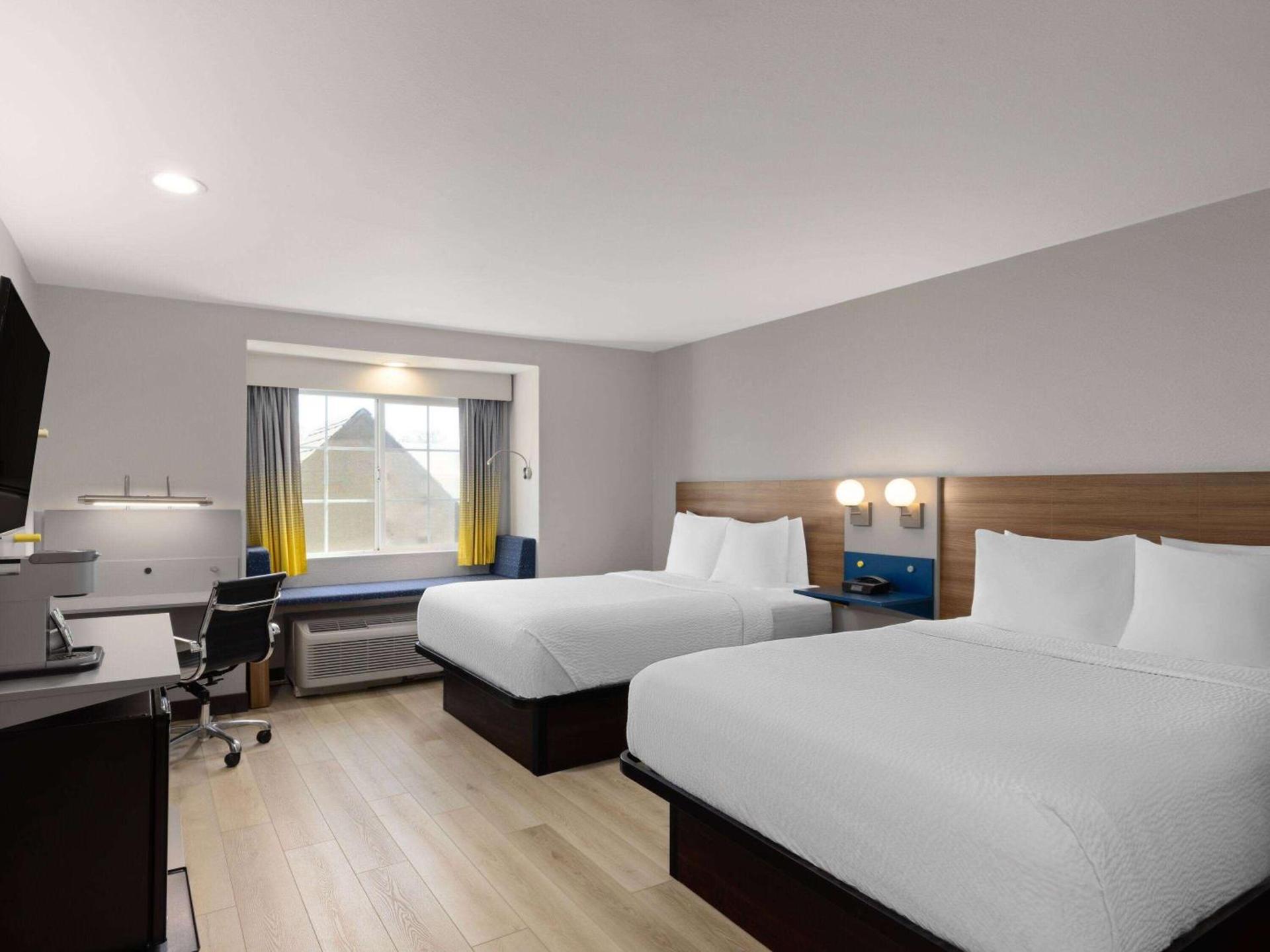 Microtel Inn & Suites by Wyndham Tracy photo 19