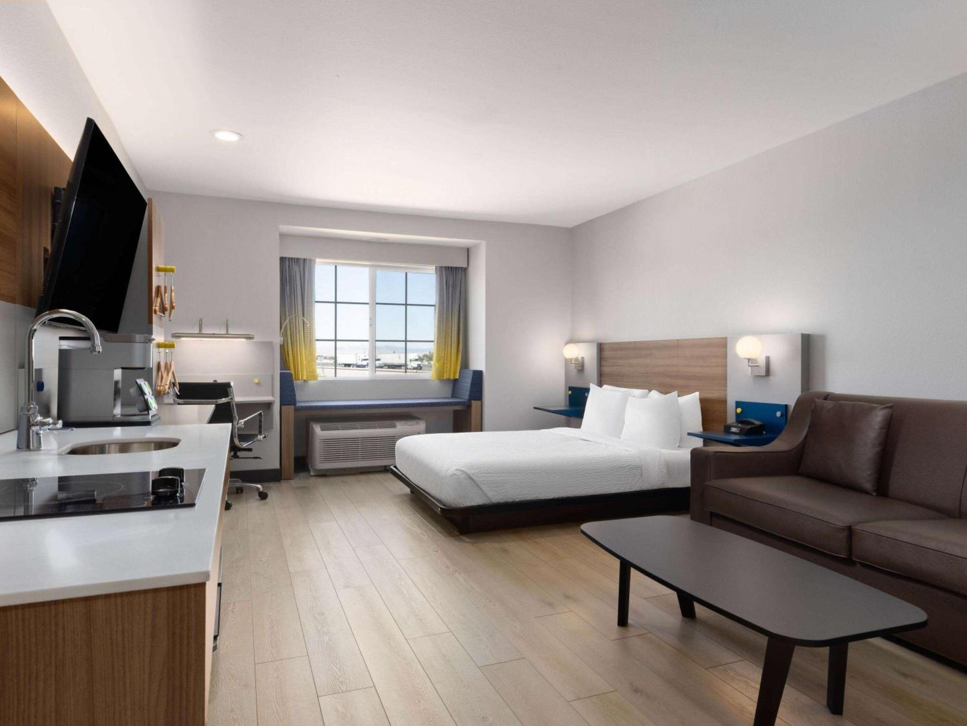 Microtel Inn & Suites by Wyndham Tracy photo 30