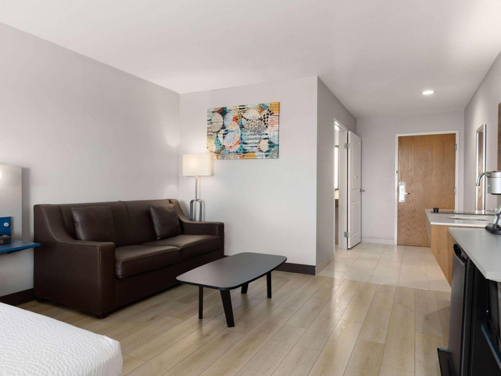 Microtel Inn & Suites by Wyndham Tracy photo 31