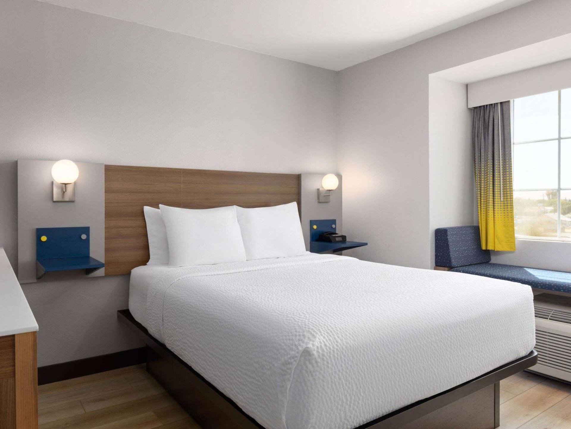 Microtel Inn & Suites by Wyndham Tracy photo 35